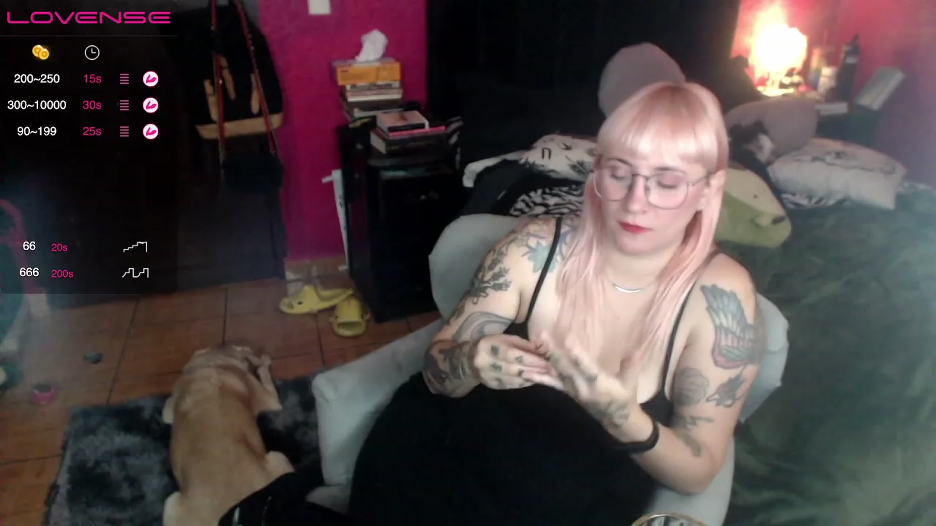 Gallery image thumbnail from AxeHallow's myfreecams stream on, 05/17/2023, 03:04 image 4 of 20
