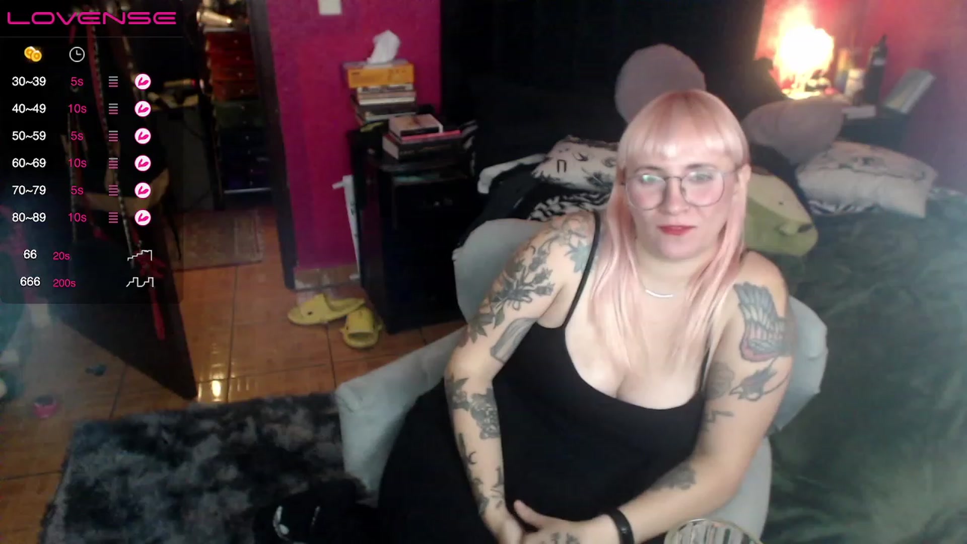Gallery image thumbnail from AxeHallow's myfreecams stream on, 05/17/2023, 03:04 image 10 of 20