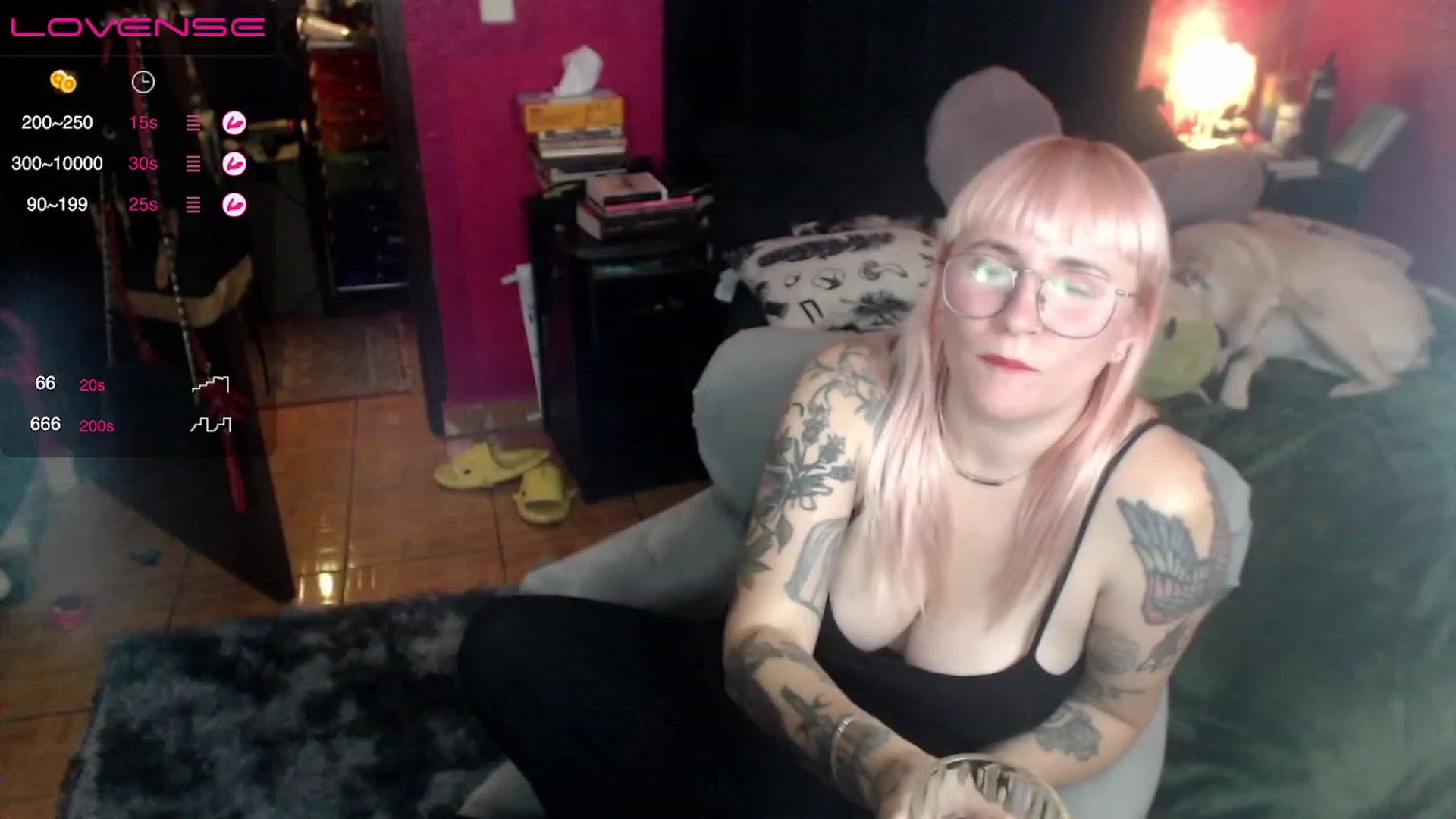 Gallery image thumbnail from AxeHallow's myfreecams stream on, 05/17/2023, 03:37 image 2 of 20