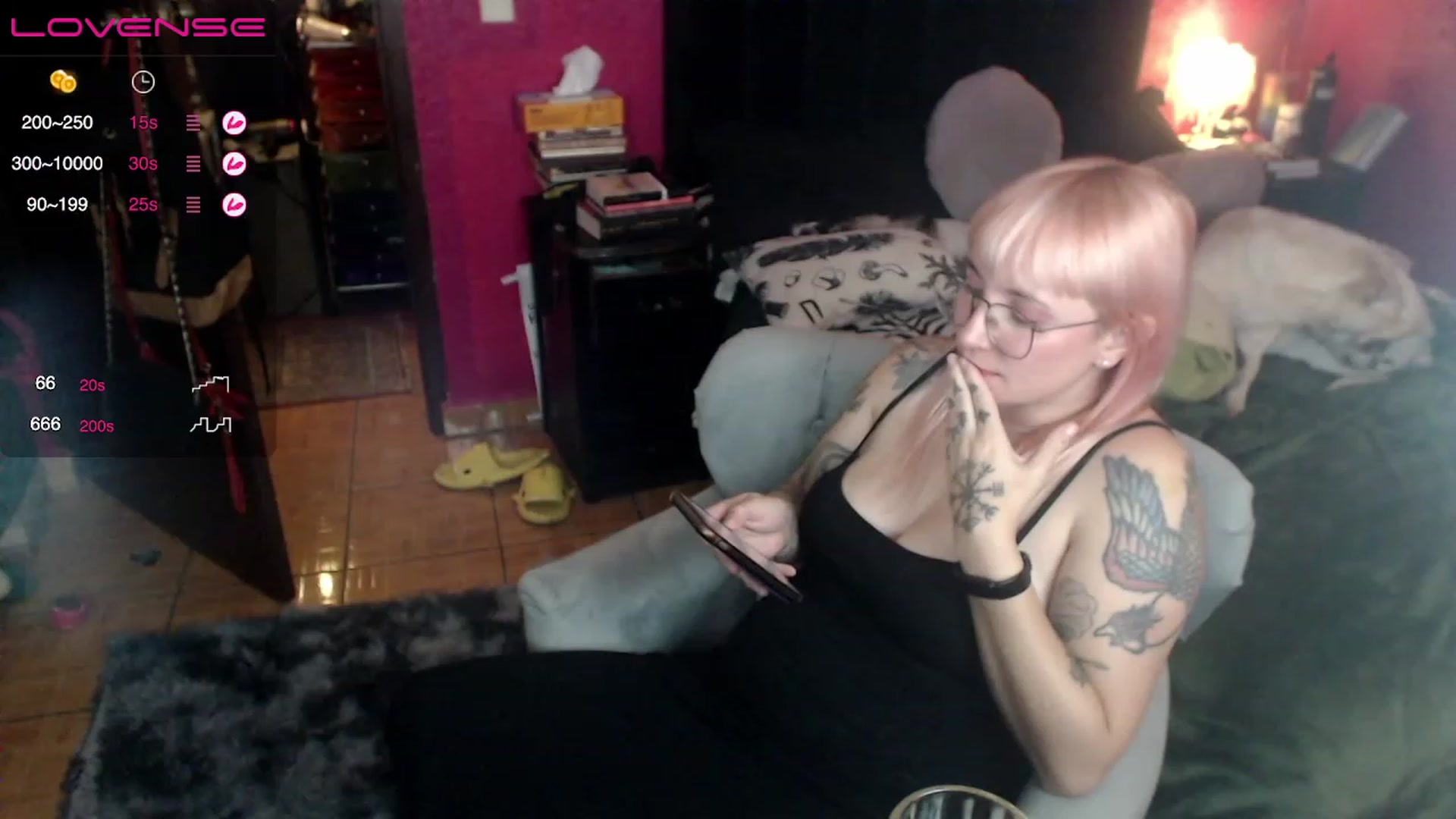 Gallery image thumbnail from AxeHallow's myfreecams stream on, 05/17/2023, 03:37 image 1 of 20