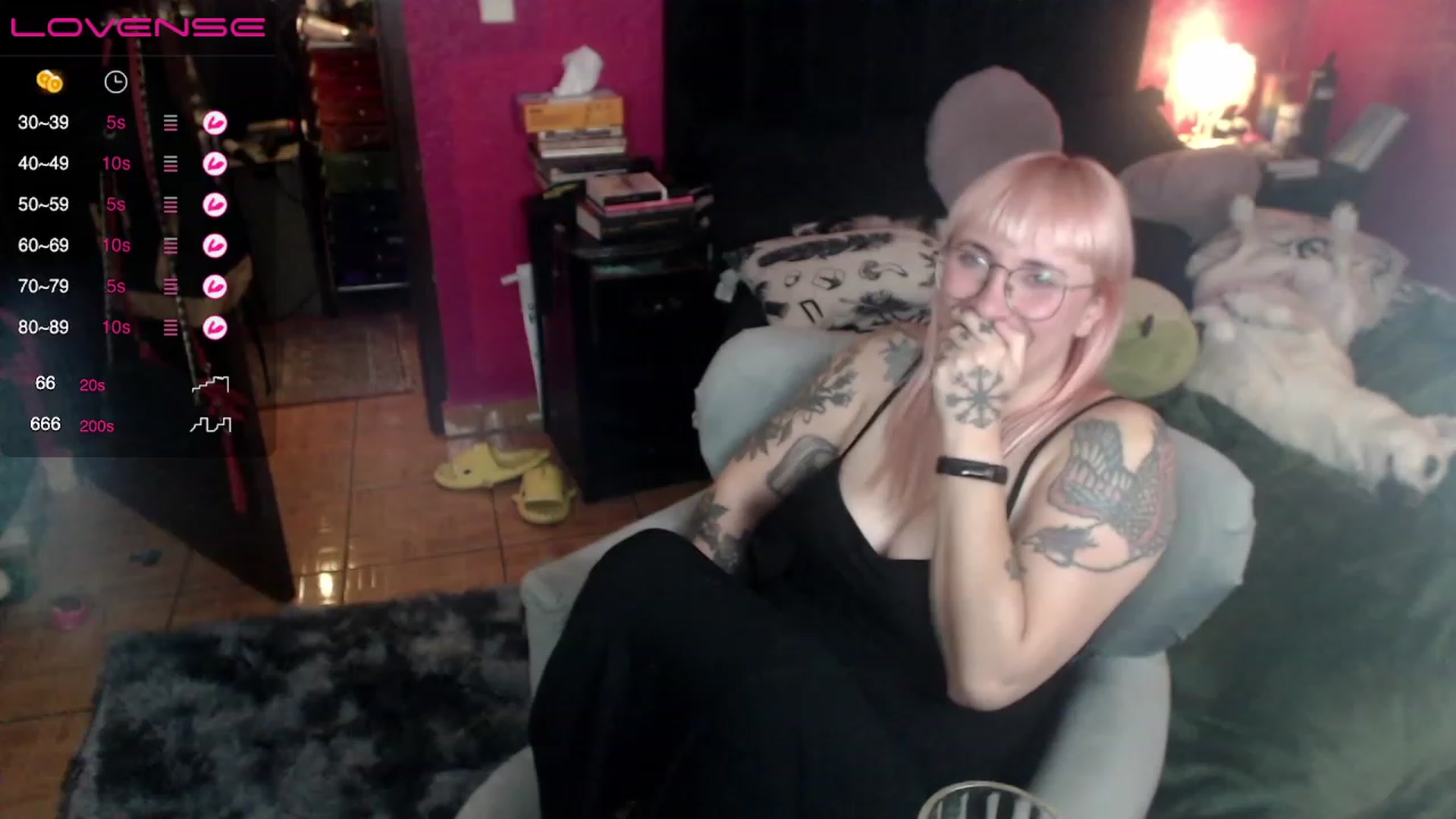 Gallery image thumbnail from AxeHallow's myfreecams stream on, 05/17/2023, 03:37 image 8 of 20