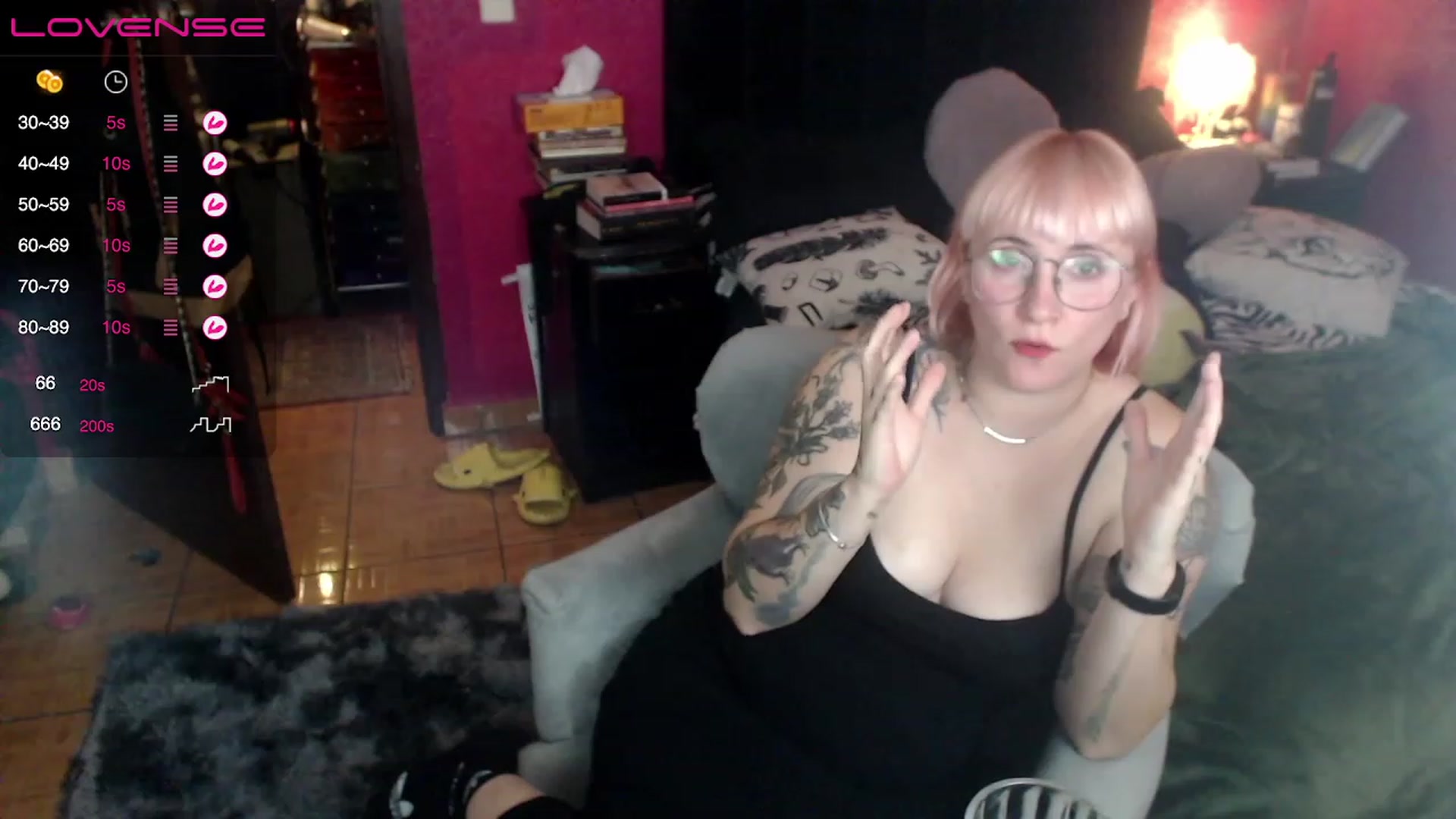 Gallery image thumbnail from AxeHallow's myfreecams stream on, 05/17/2023, 03:37 image 15 of 20
