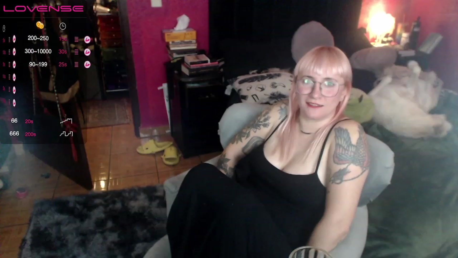Gallery image thumbnail from AxeHallow's myfreecams stream on, 05/17/2023, 03:37 image 7 of 20