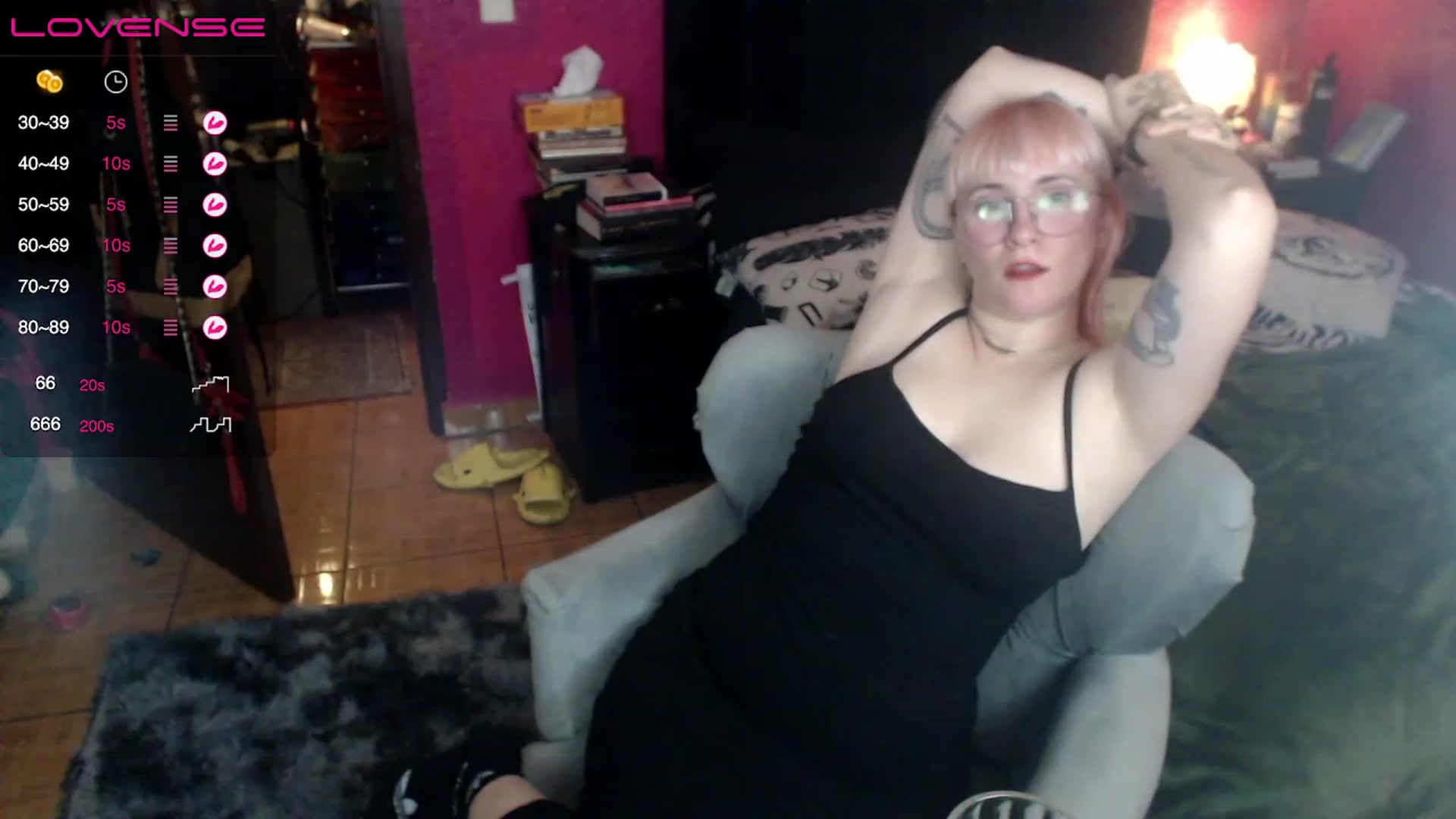 Gallery image thumbnail from AxeHallow's myfreecams stream on, 05/17/2023, 03:37 image 13 of 20