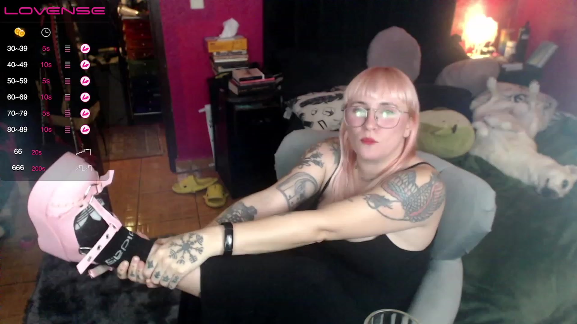 Gallery image thumbnail from AxeHallow's myfreecams stream on, 05/17/2023, 03:37 image 9 of 20