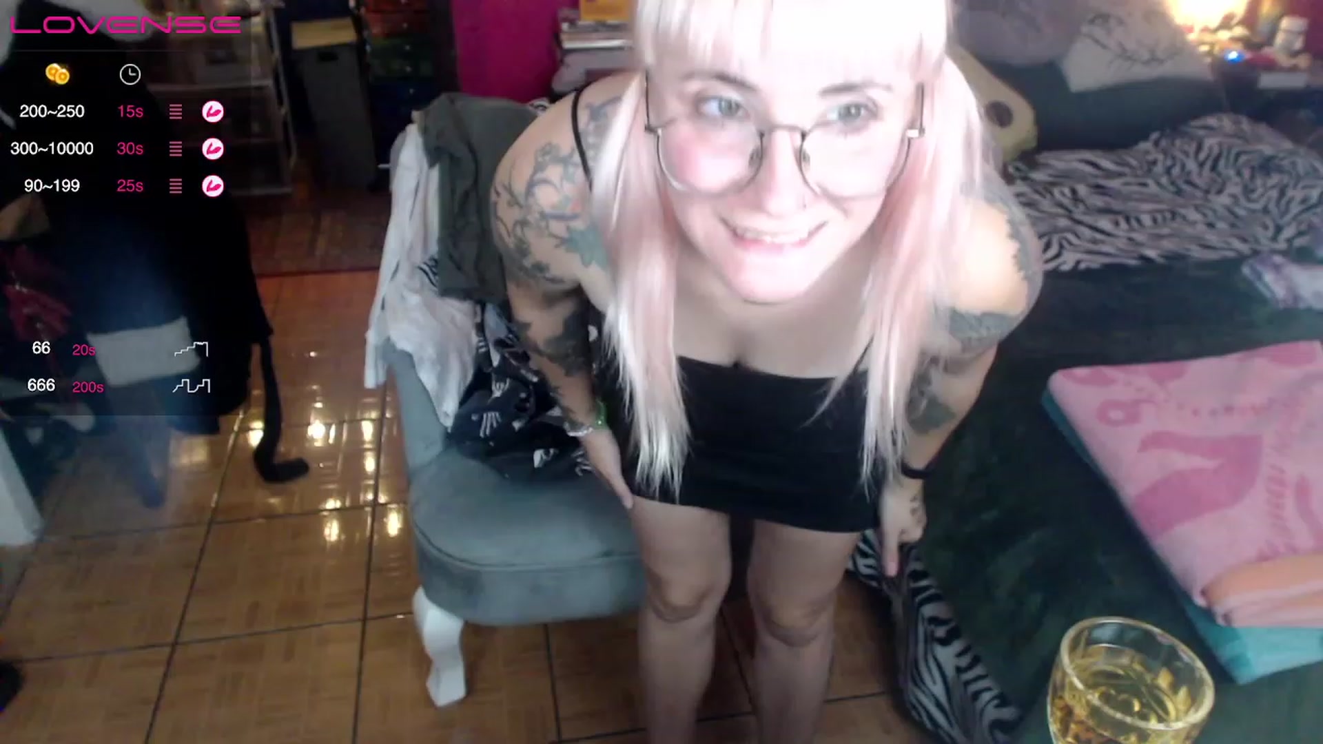 Gallery image thumbnail from AxeHallow's myfreecams stream on, 05/21/2023, 24:02 image 19 of 20