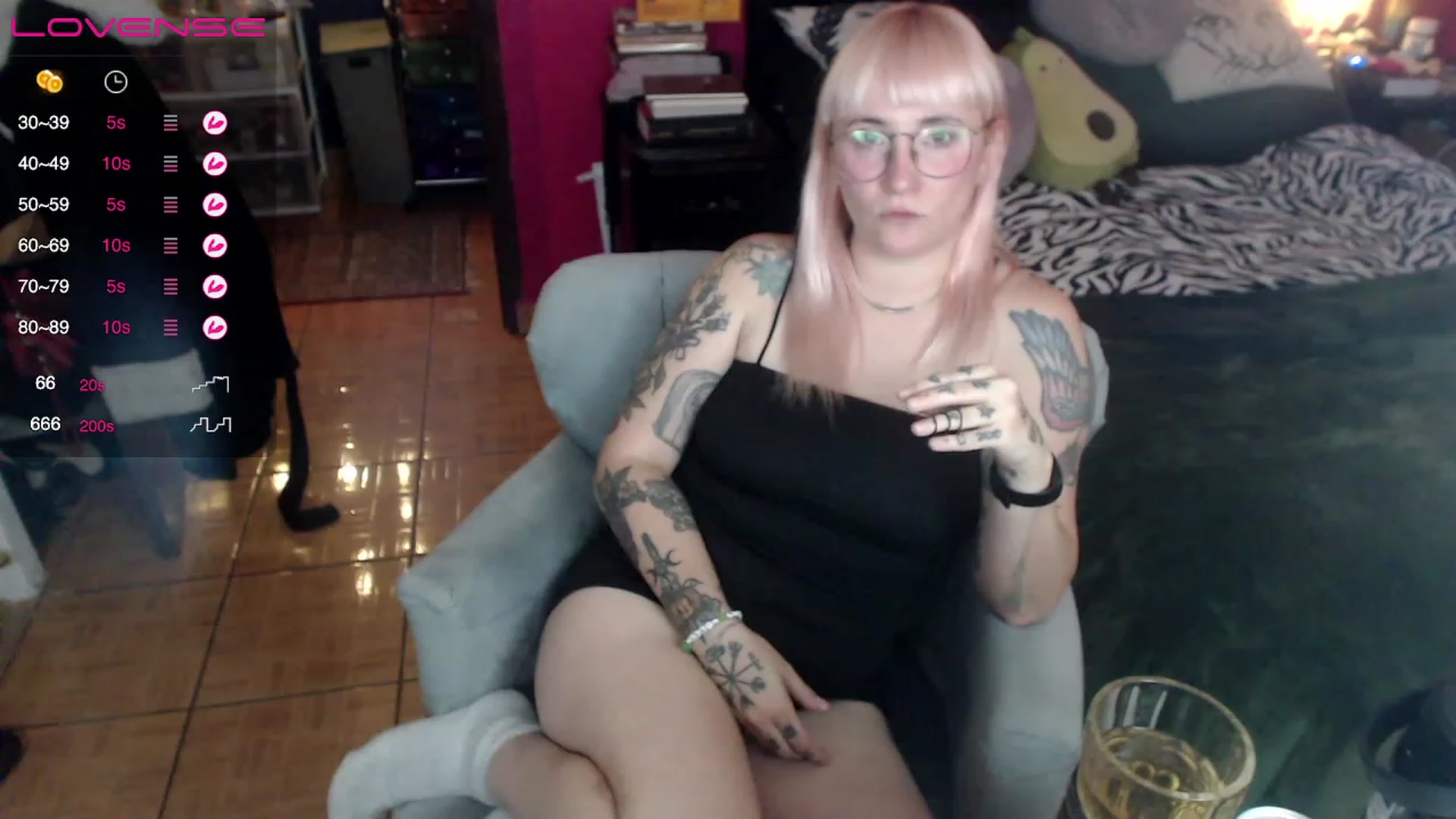 Gallery image thumbnail from AxeHallow's myfreecams stream on, 05/21/2023, 24:02 image 2 of 20