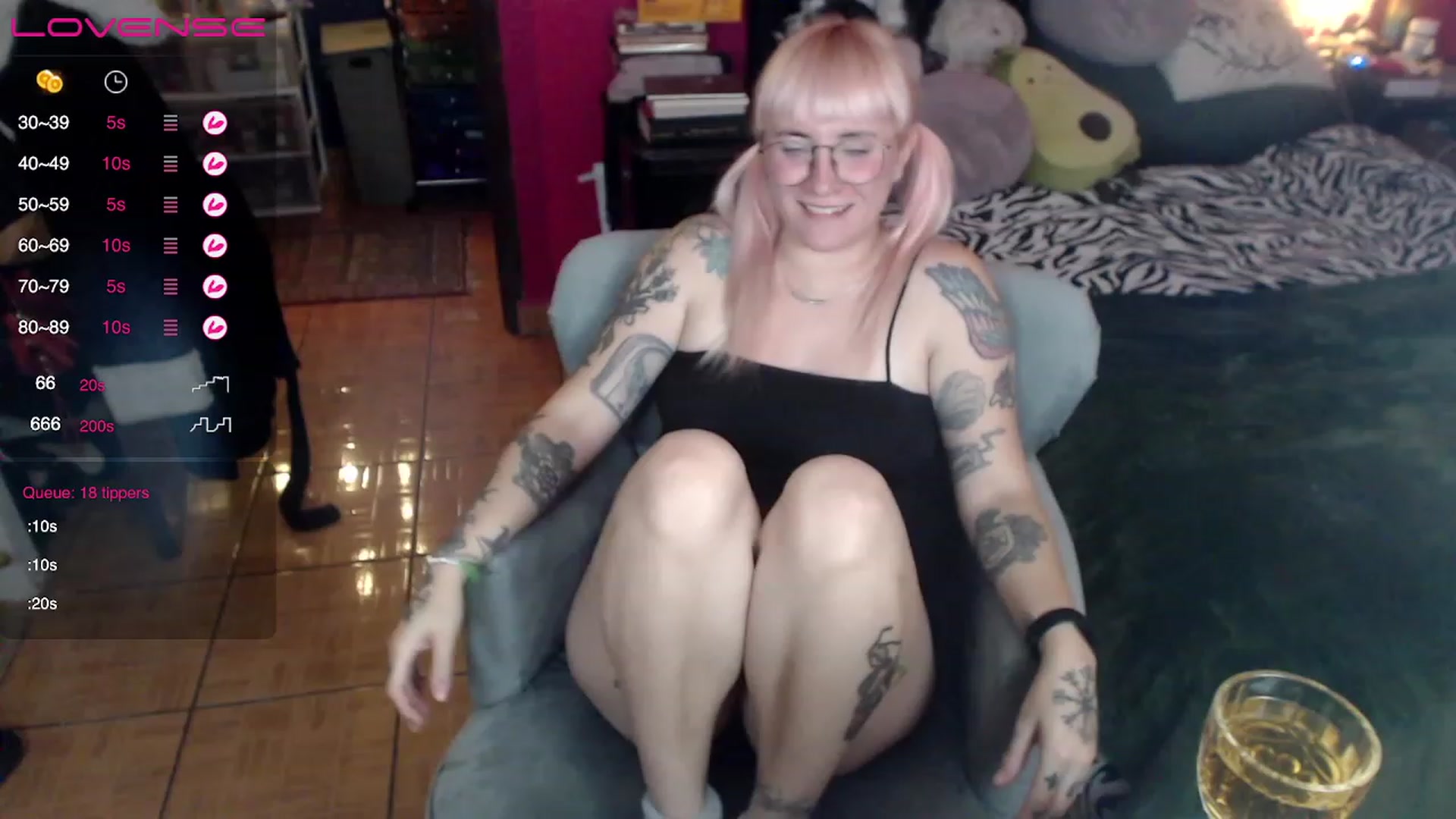 Gallery image thumbnail from AxeHallow's myfreecams stream on, 05/21/2023, 24:30 image 4 of 20