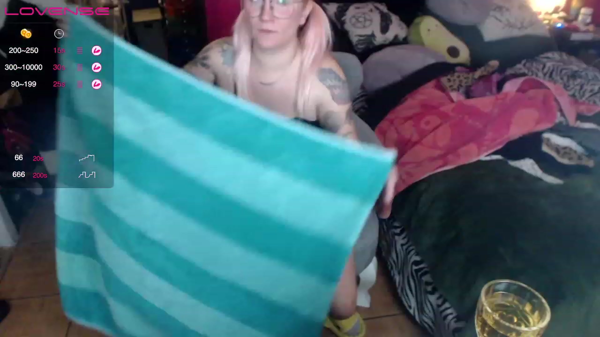 Gallery image thumbnail from AxeHallow's myfreecams stream on, 05/21/2023, 24:30 image 15 of 20