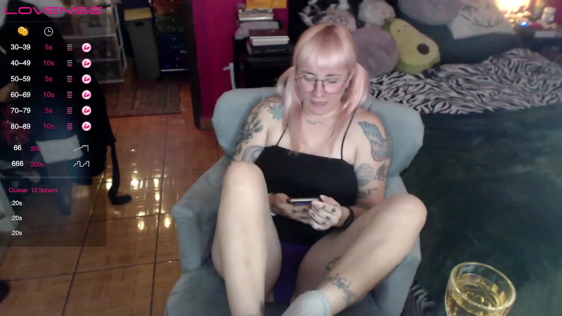 Gallery image thumbnail from AxeHallow's myfreecams stream on, 05/21/2023, 24:30 image 7 of 20