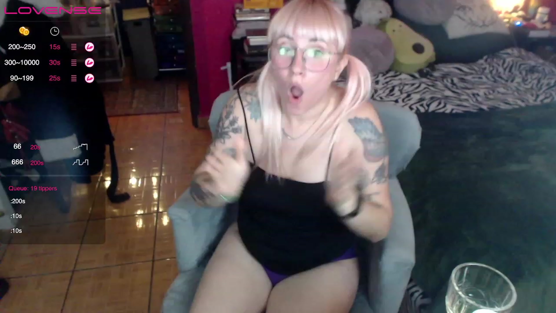 Gallery image thumbnail from AxeHallow's myfreecams stream on, 05/21/2023, 24:30 image 1 of 20