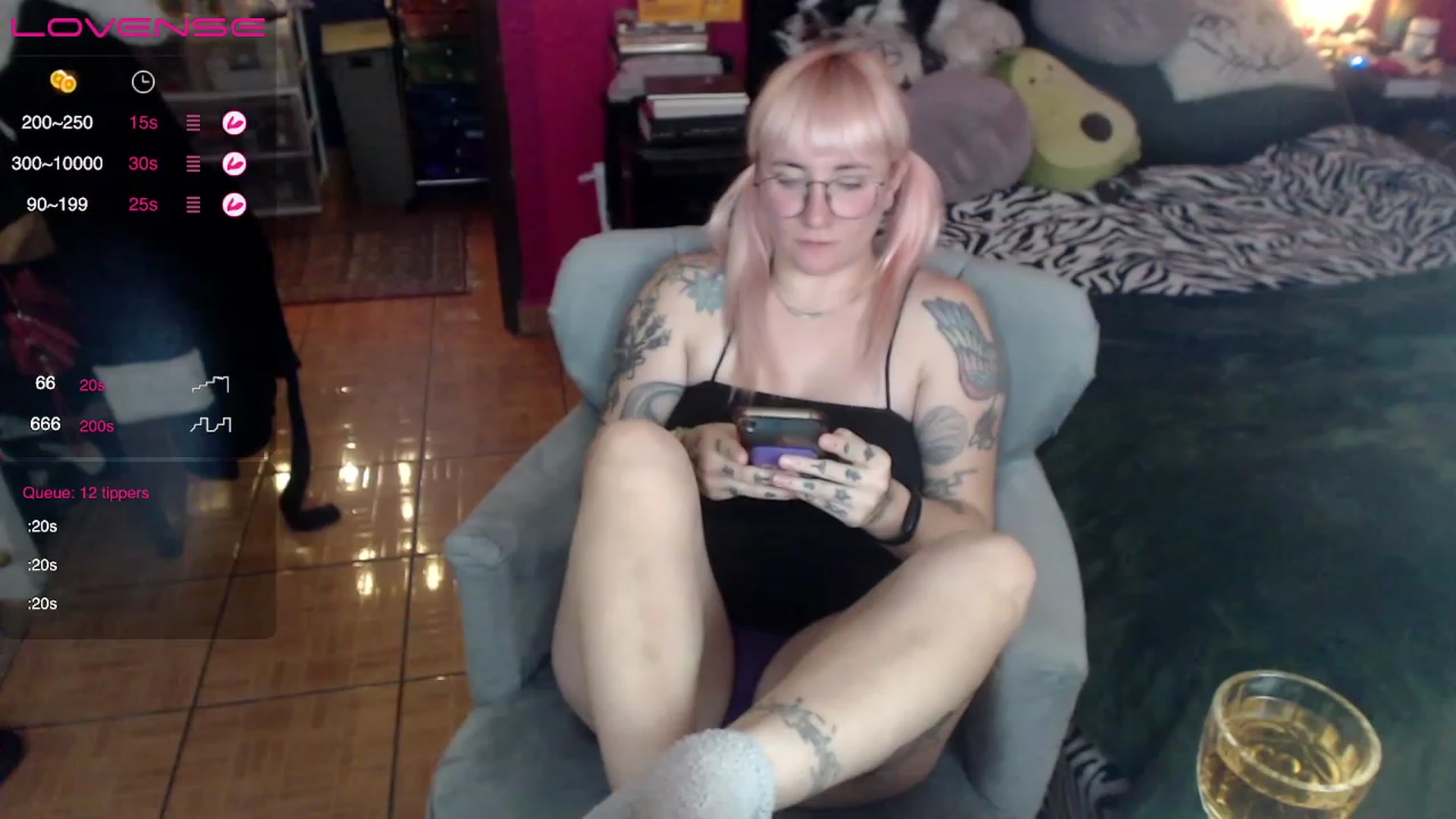 Gallery image thumbnail from AxeHallow's myfreecams stream on, 05/21/2023, 24:30 image 6 of 20