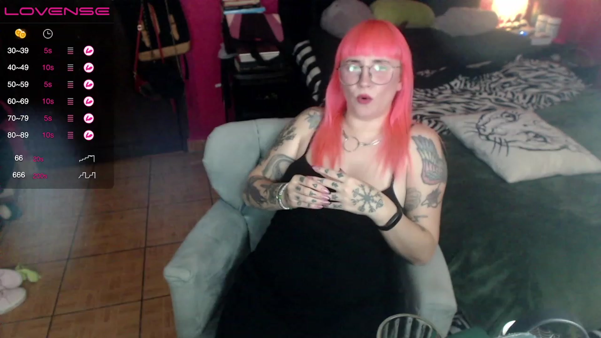 Gallery image thumbnail from AxeHallow's myfreecams stream on, 05/24/2023, 03:11 image 3 of 20