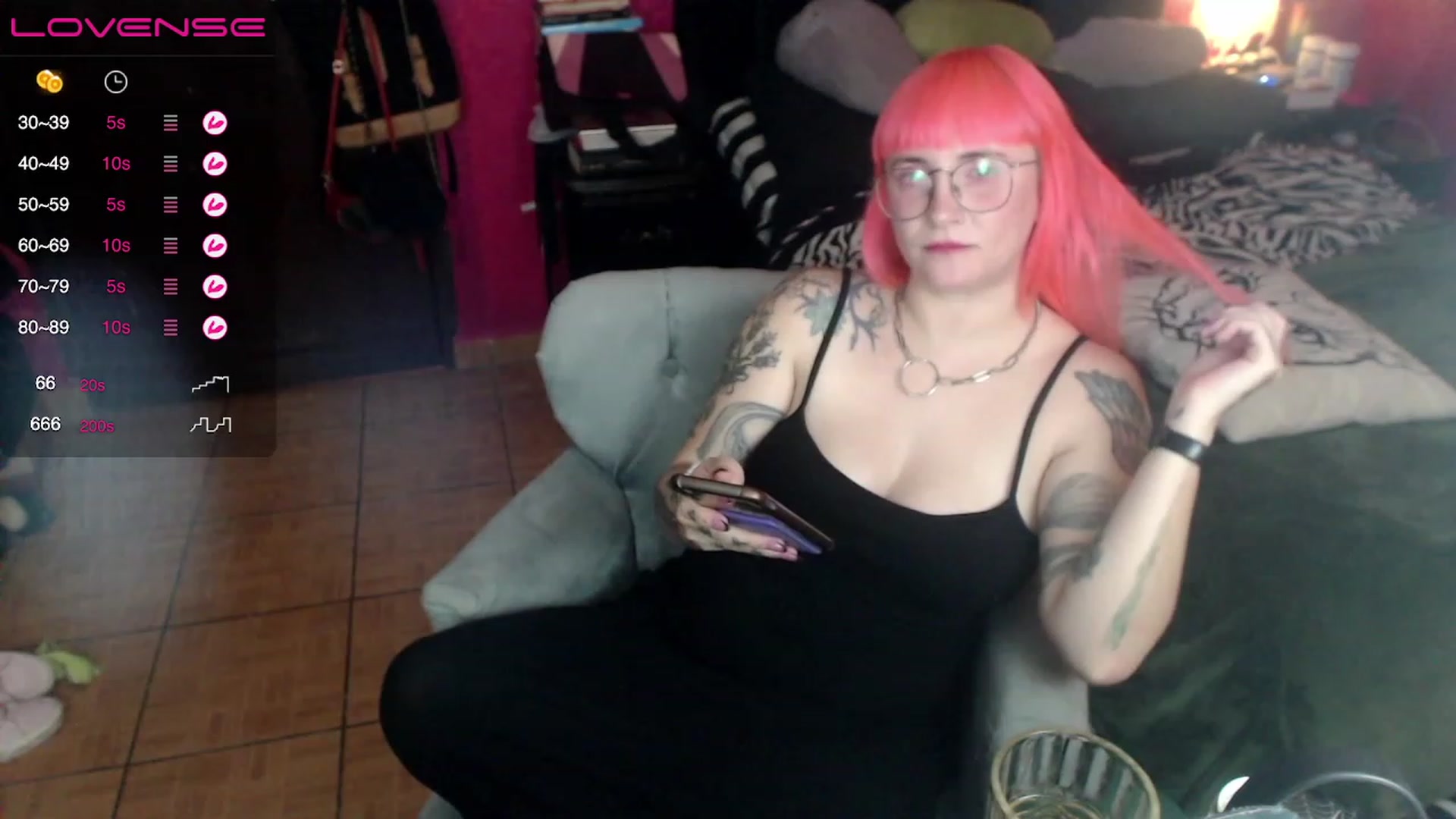 Gallery image thumbnail from AxeHallow's myfreecams stream on, 05/24/2023, 03:11 image 1 of 20