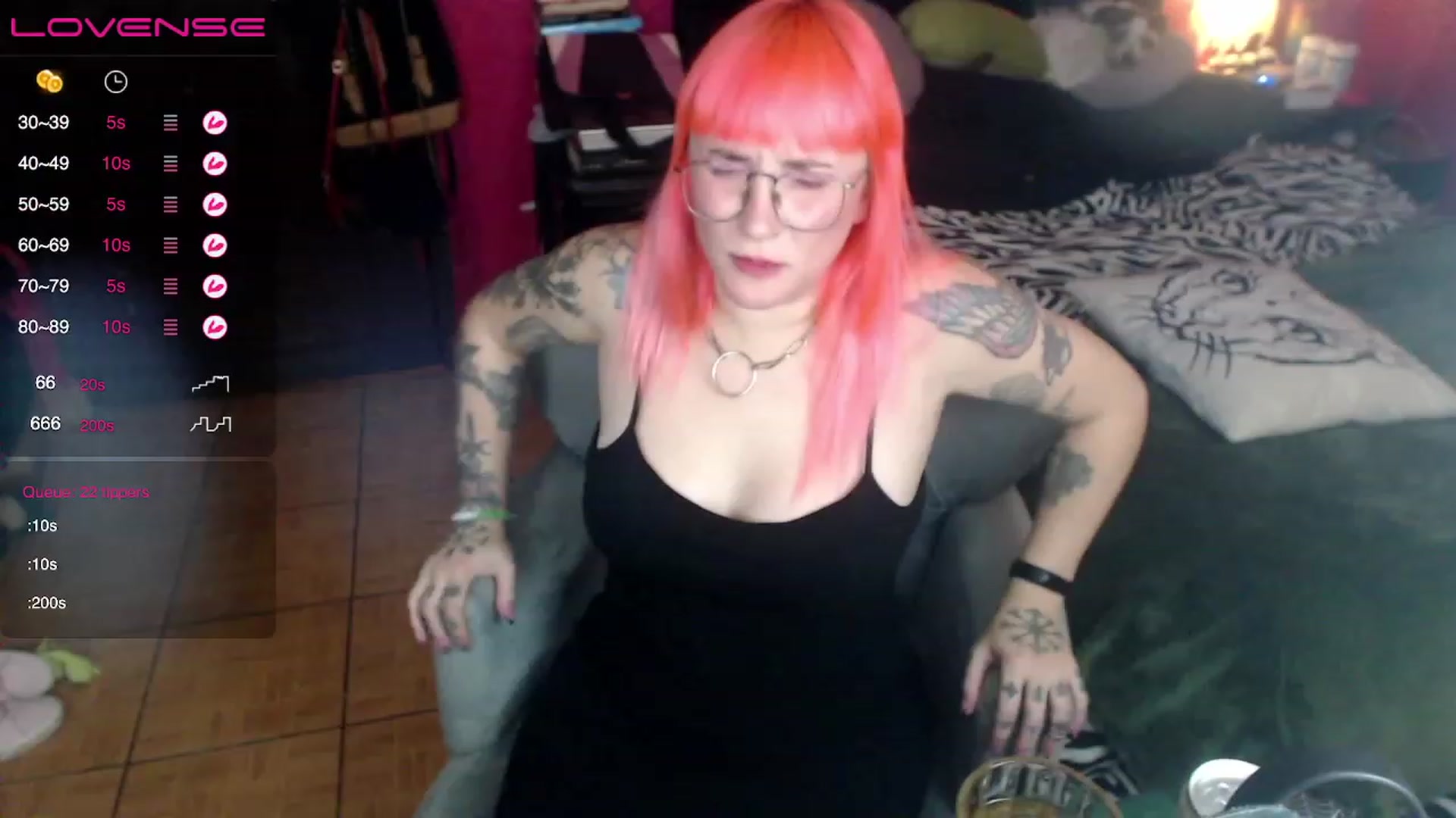 Gallery image thumbnail from AxeHallow's myfreecams stream on, 05/24/2023, 03:11 image 7 of 20