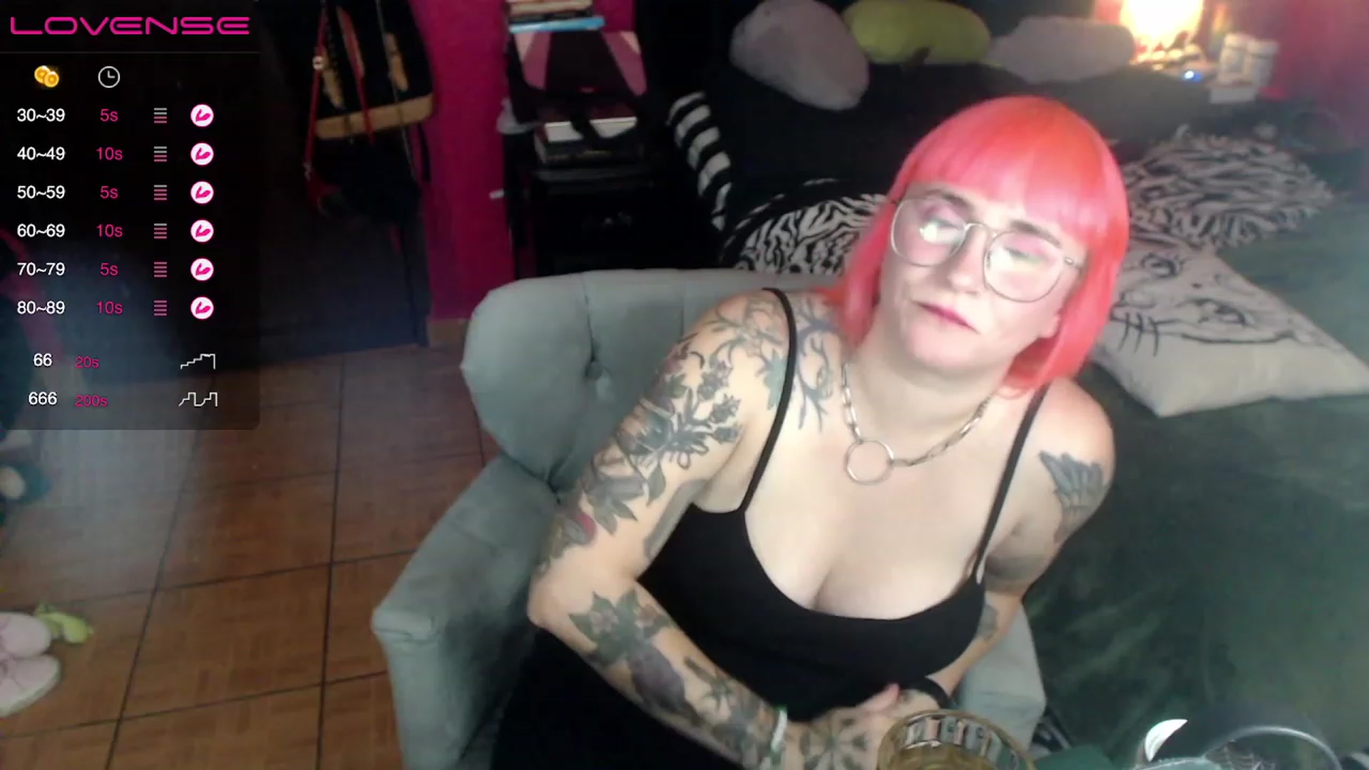 Gallery image thumbnail from AxeHallow's myfreecams stream on, 05/24/2023, 03:11 image 4 of 20