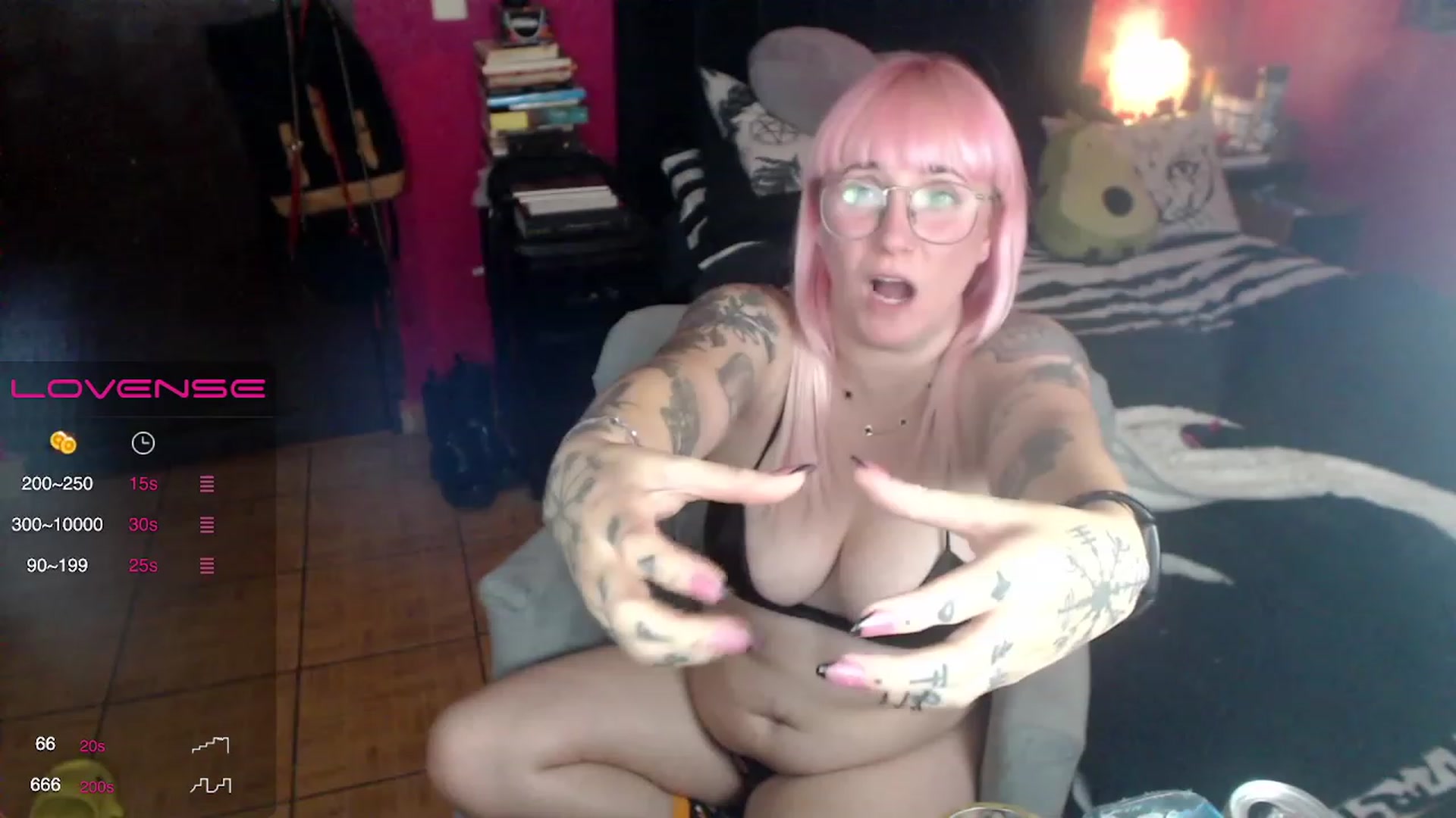 Gallery image thumbnail from AxeHallow's myfreecams stream on, 06/01/2023, 03:57 image 15 of 20