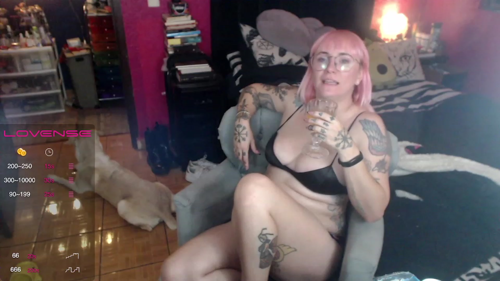 Gallery image thumbnail from AxeHallow's myfreecams stream on, 06/01/2023, 04:26 image 18 of 20