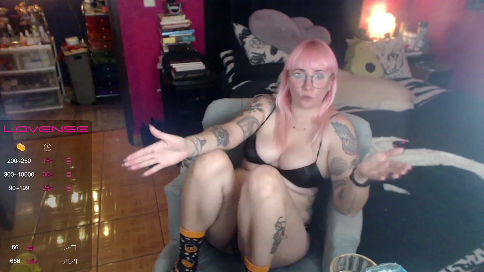 Gallery image thumbnail from AxeHallow's myfreecams stream on, 06/01/2023, 04:26 image 1 of 20