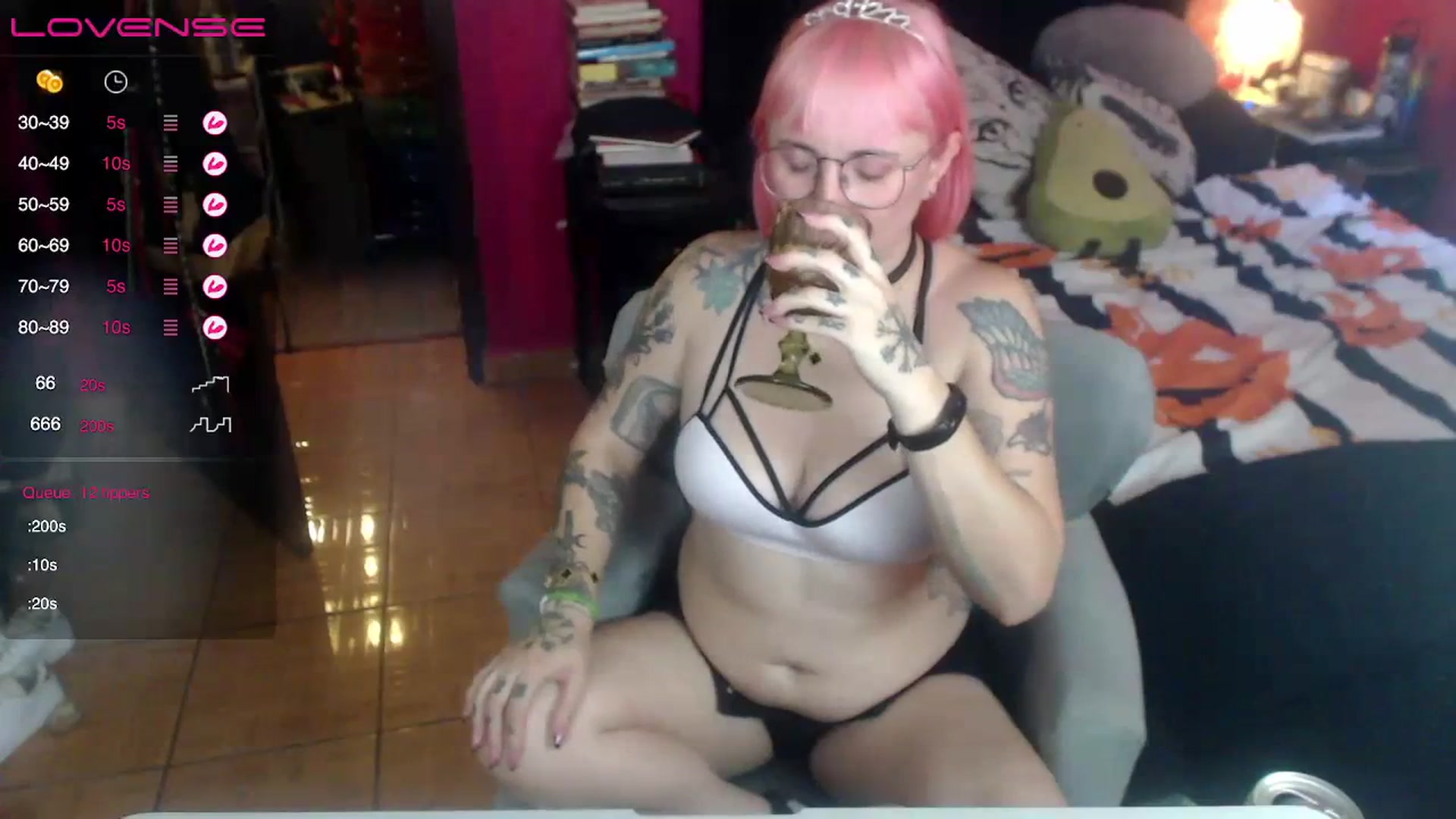Gallery image thumbnail from AxeHallow's myfreecams stream on, 06/14/2023, 01:22 image 3 of 20