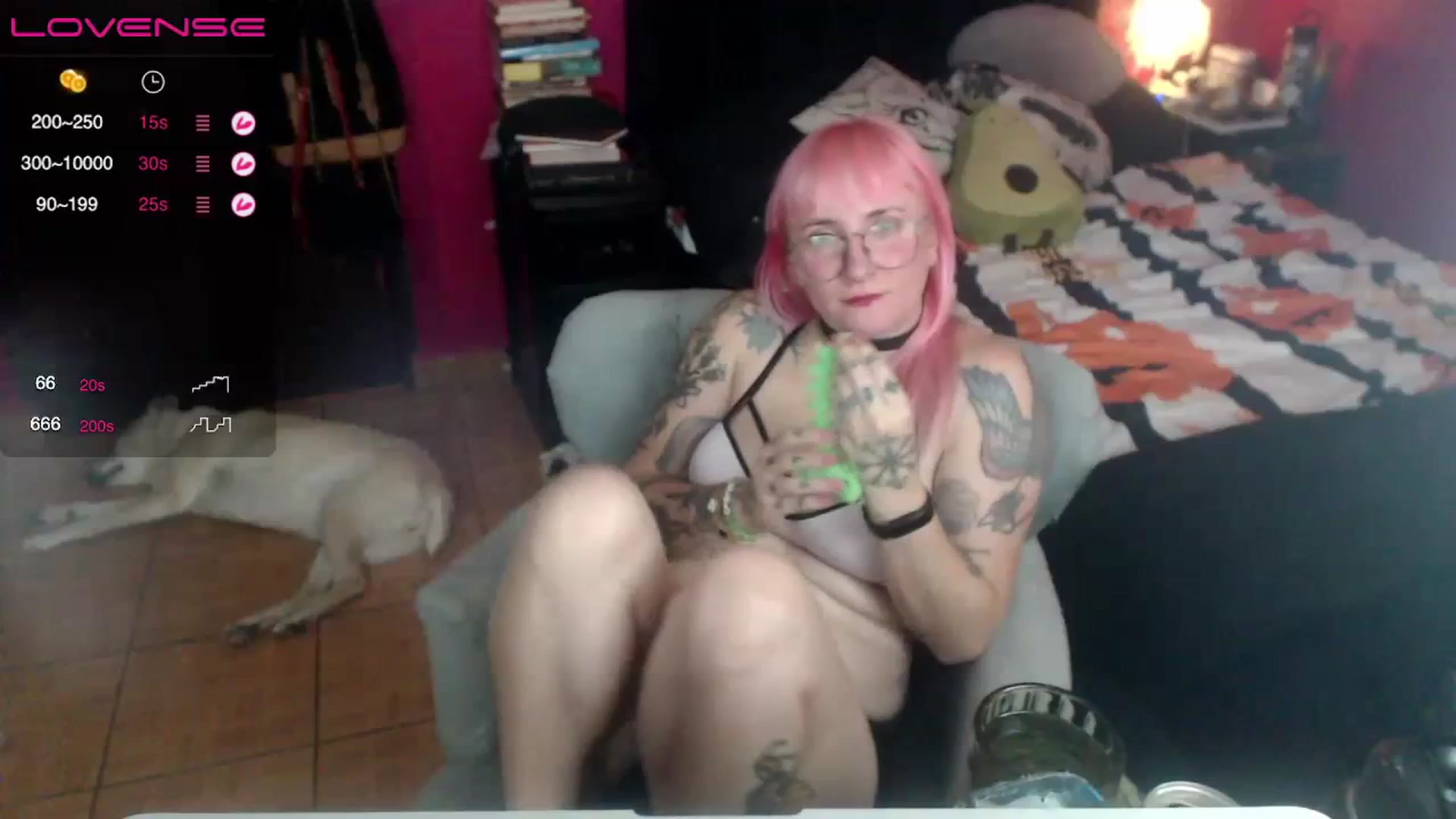 Gallery image thumbnail from AxeHallow's myfreecams stream on, 06/14/2023, 02:32 image 1 of 20