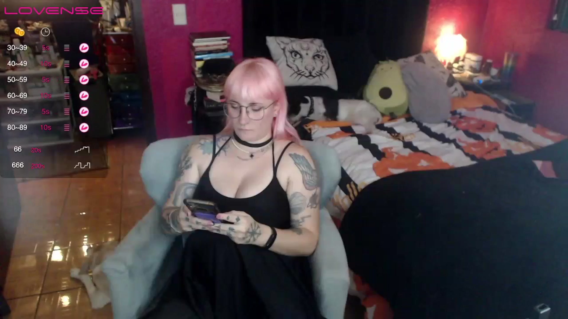 Gallery image thumbnail from AxeHallow's myfreecams stream on, 06/16/2023, 04:18 image 1 of 20