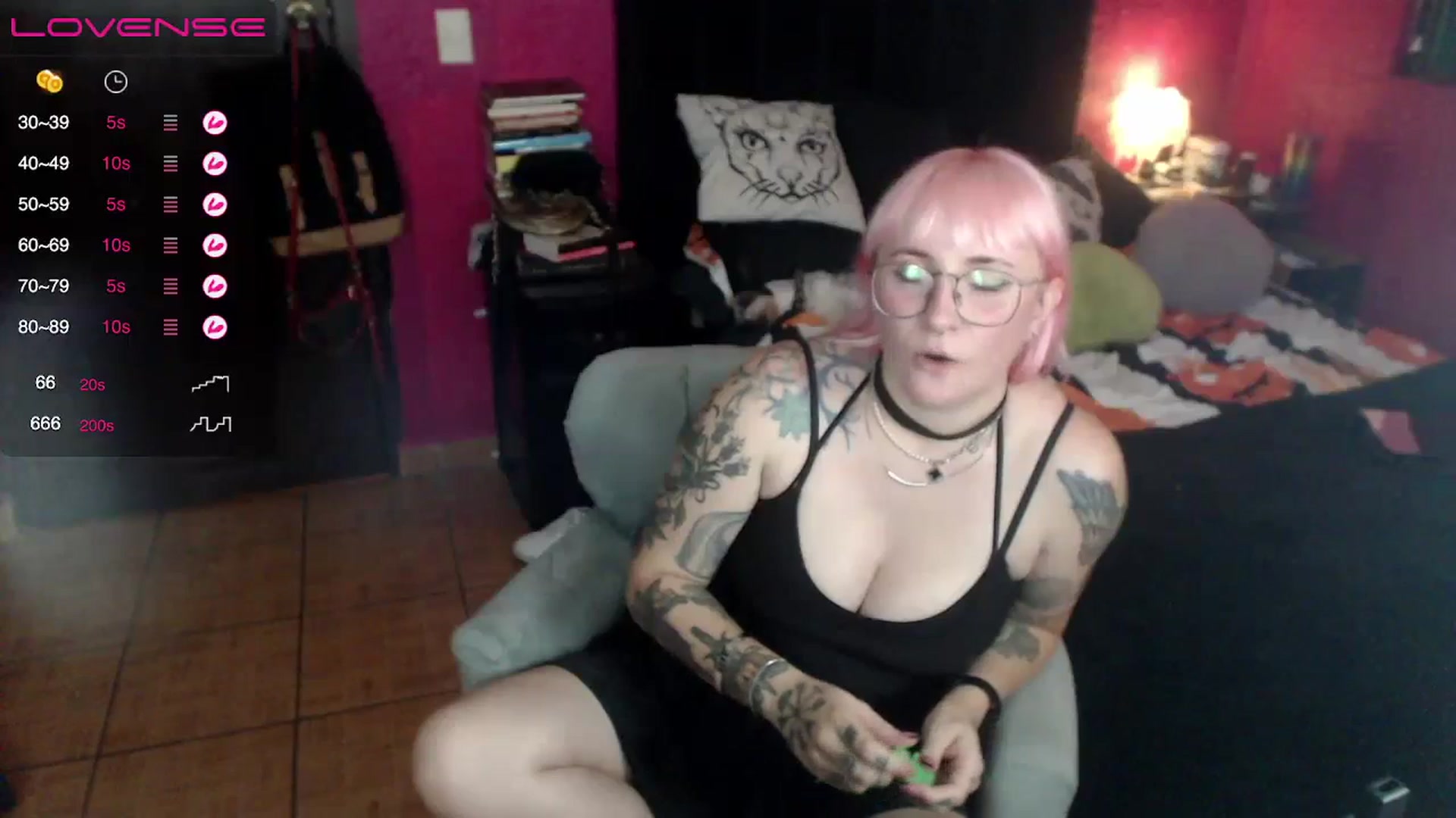 Gallery image thumbnail from AxeHallow's myfreecams stream on, 06/16/2023, 04:18 image 18 of 20