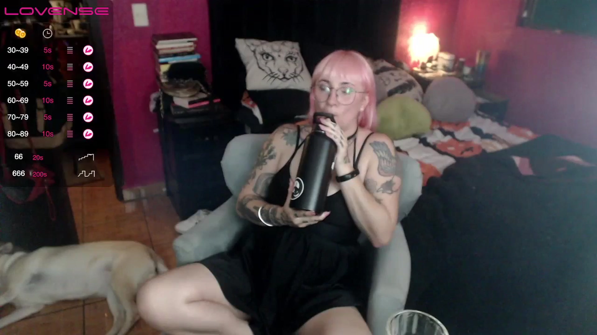 Gallery image thumbnail from AxeHallow's myfreecams stream on, 06/16/2023, 06:30 image 13 of 20