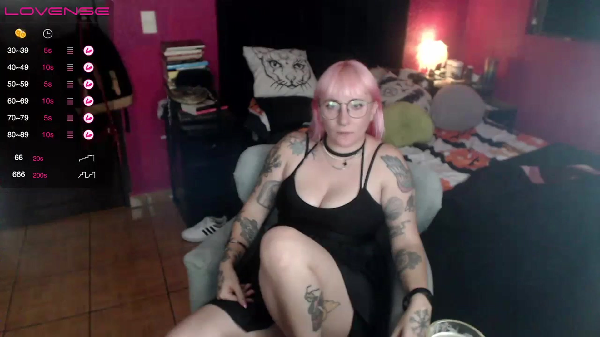 Gallery image thumbnail from AxeHallow's myfreecams stream on, 06/16/2023, 07:30 image 19 of 20