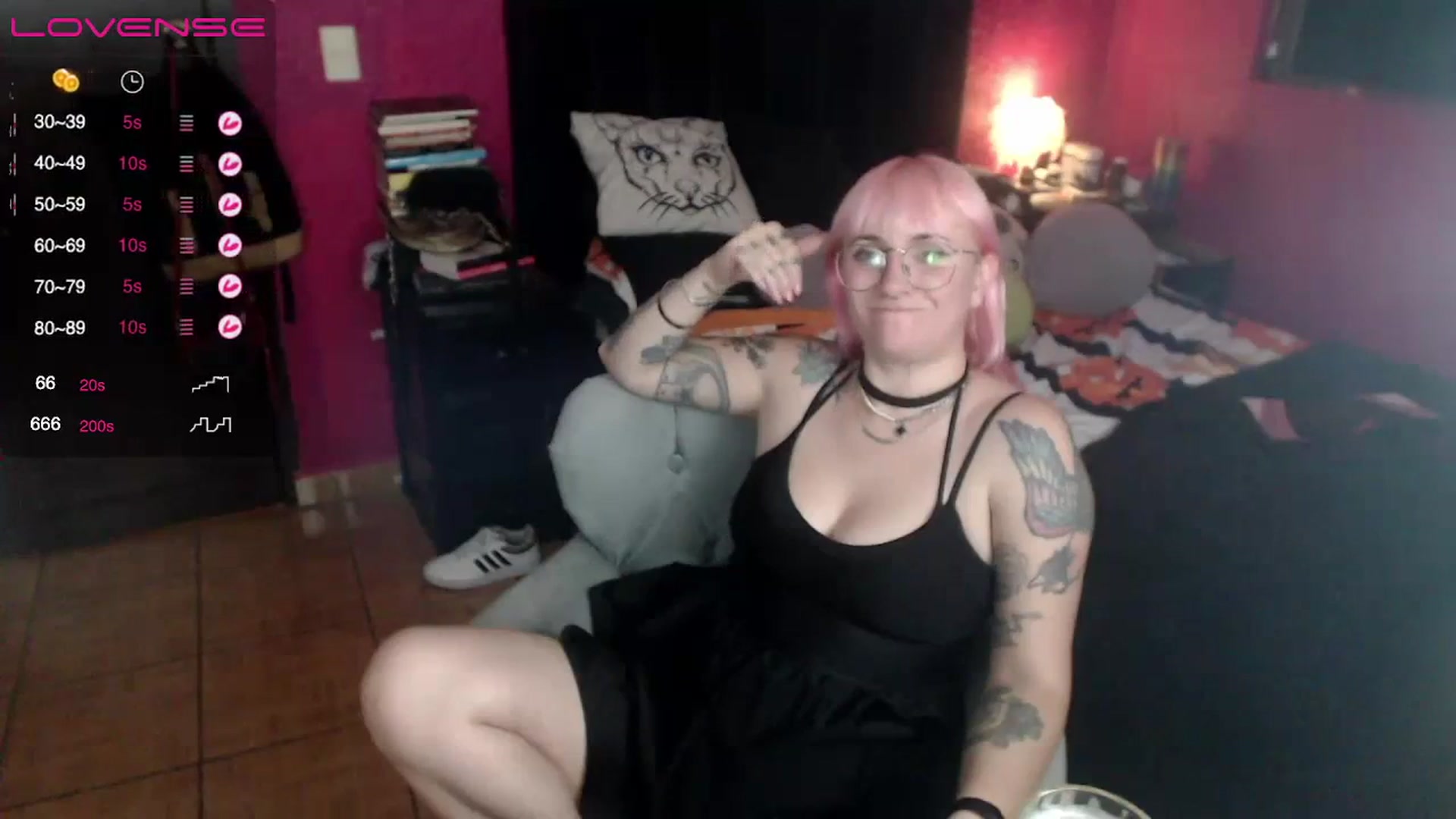 Gallery image thumbnail from AxeHallow's myfreecams stream on, 06/16/2023, 07:30 image 18 of 20