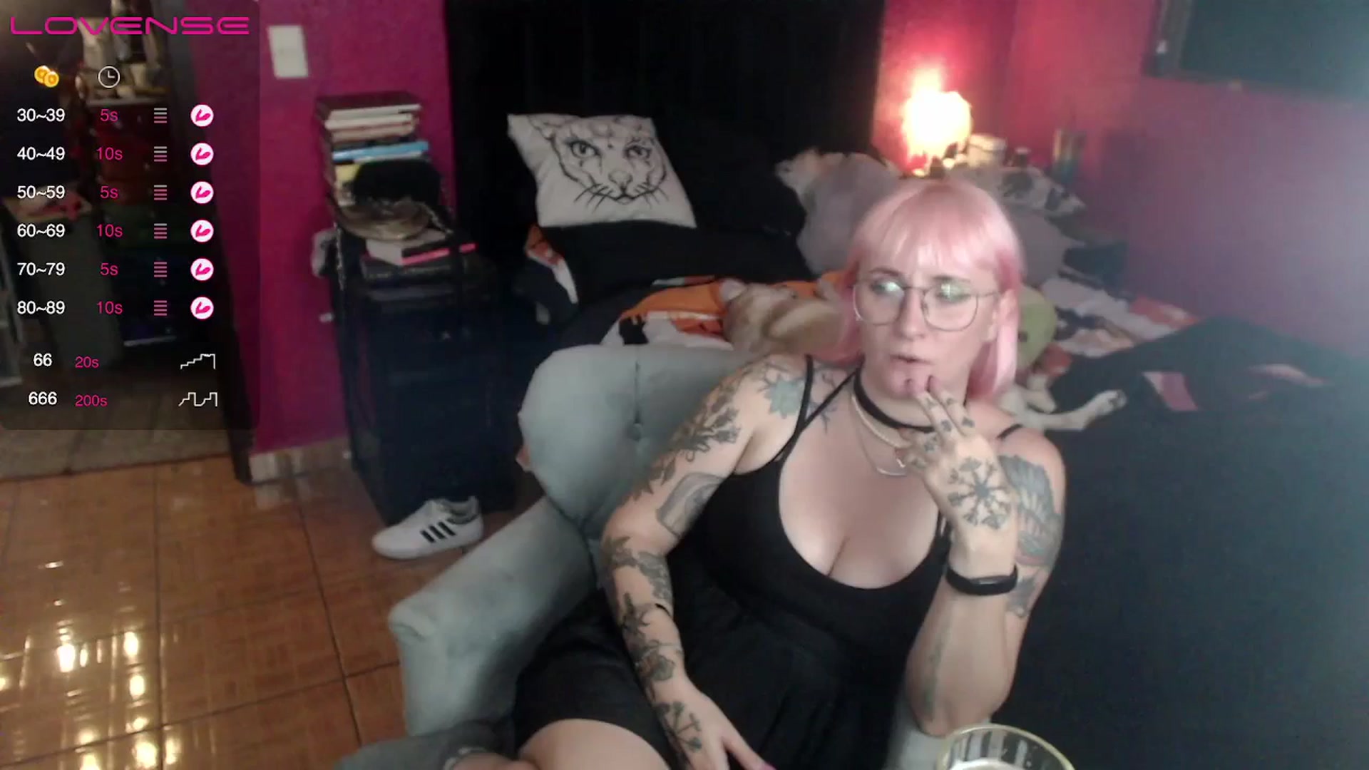Gallery image thumbnail from AxeHallow's myfreecams stream on, 06/16/2023, 09:53 image 3 of 20