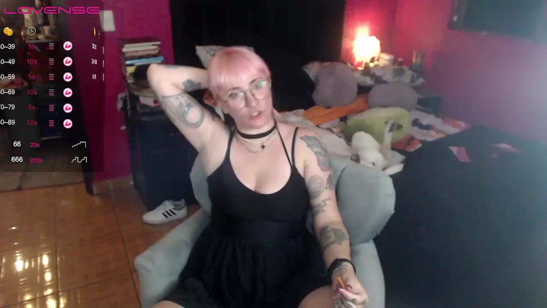 Gallery image thumbnail from AxeHallow's myfreecams stream on, 06/16/2023, 09:53 image 10 of 20