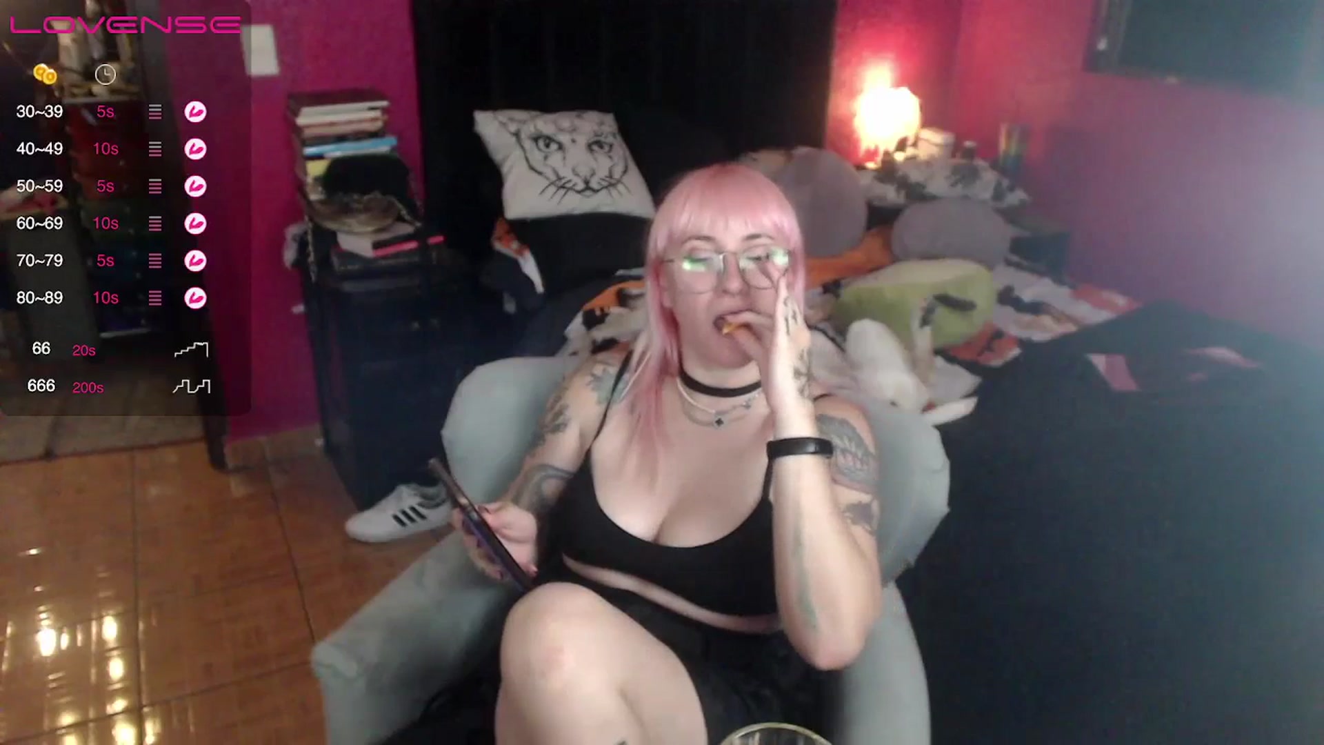 Gallery image thumbnail from AxeHallow's myfreecams stream on, 06/16/2023, 09:53 image 13 of 20