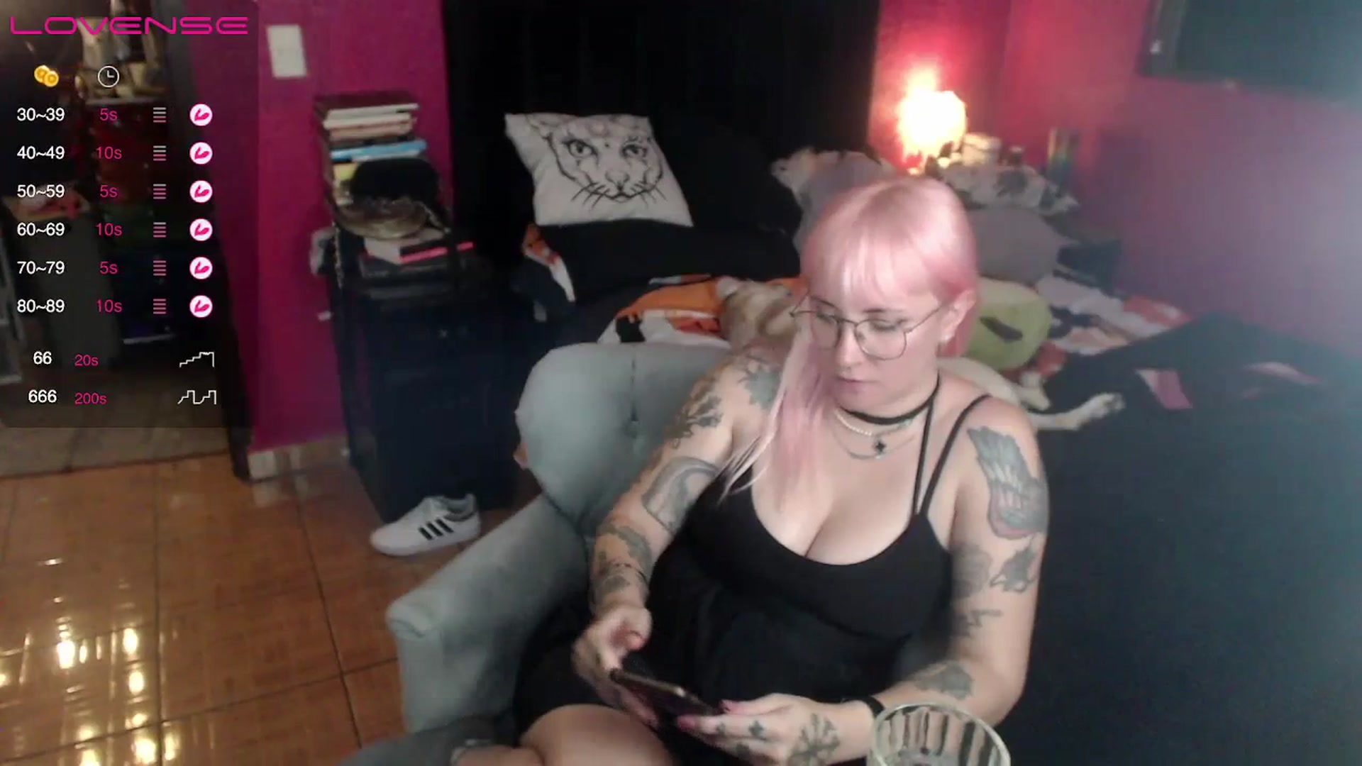 Gallery image thumbnail from AxeHallow's myfreecams stream on, 06/16/2023, 09:53 image 2 of 20