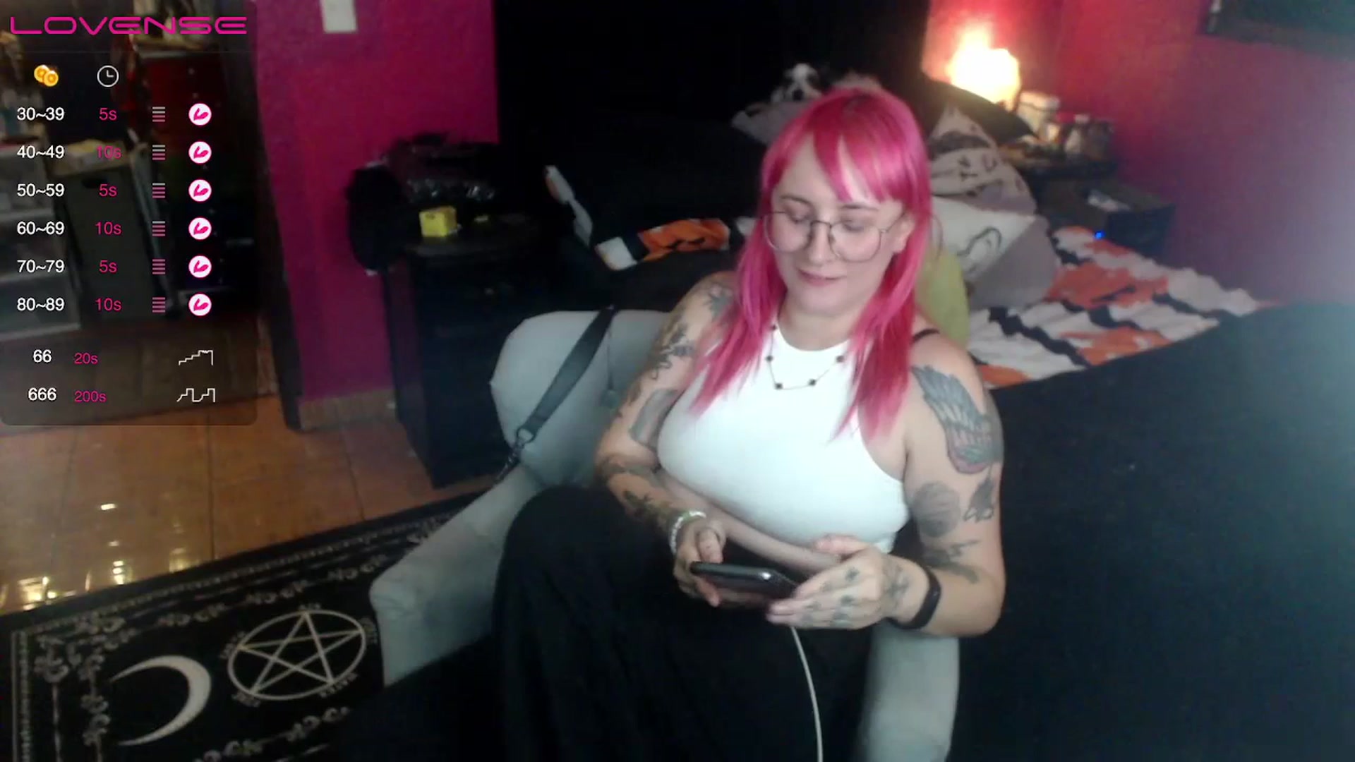 Gallery image thumbnail from AxeHallow's myfreecams stream on, 06/28/2023, 06:09 image 2 of 20