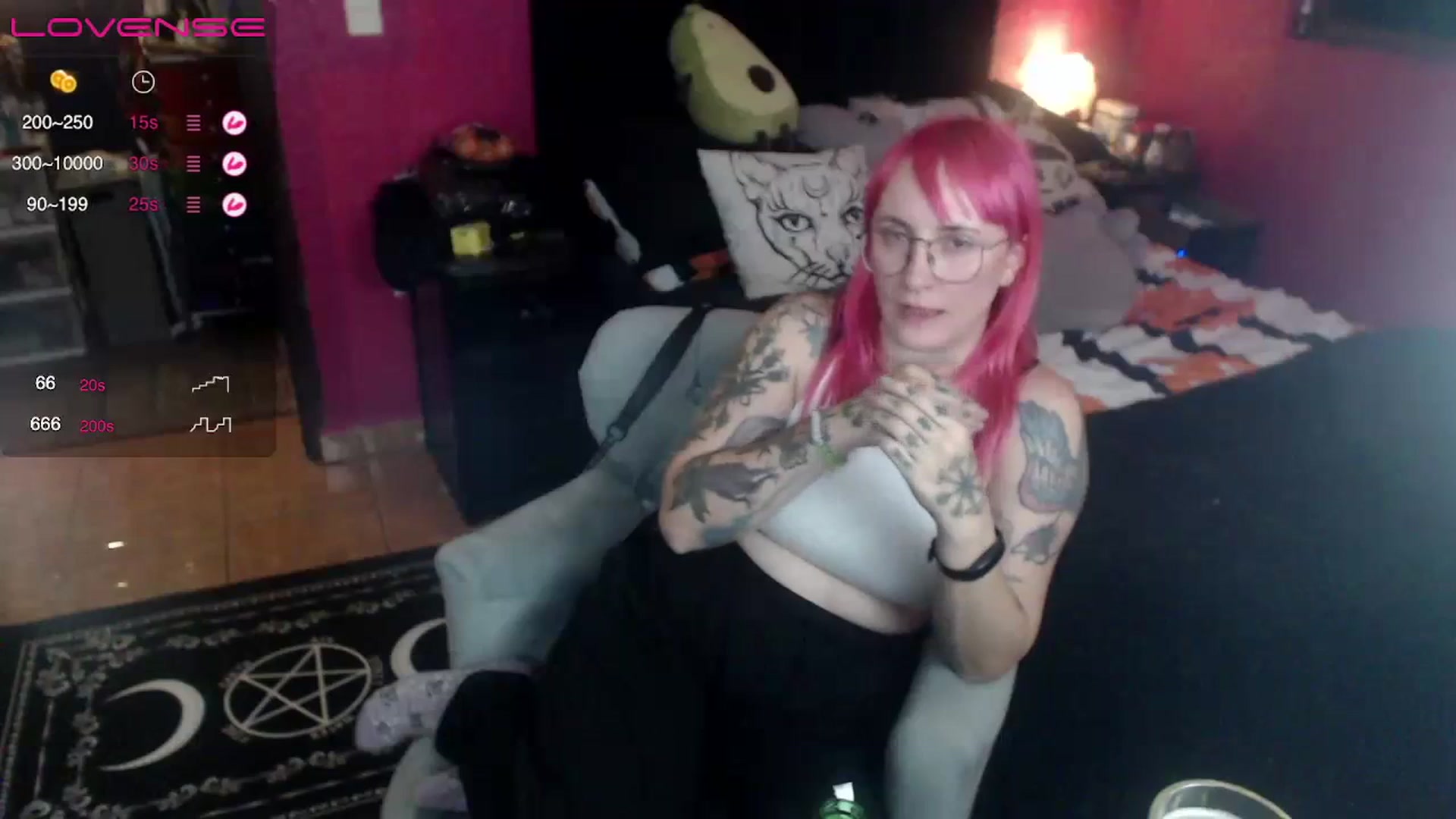 Gallery image thumbnail from AxeHallow's myfreecams stream on, 06/28/2023, 06:09 image 10 of 20