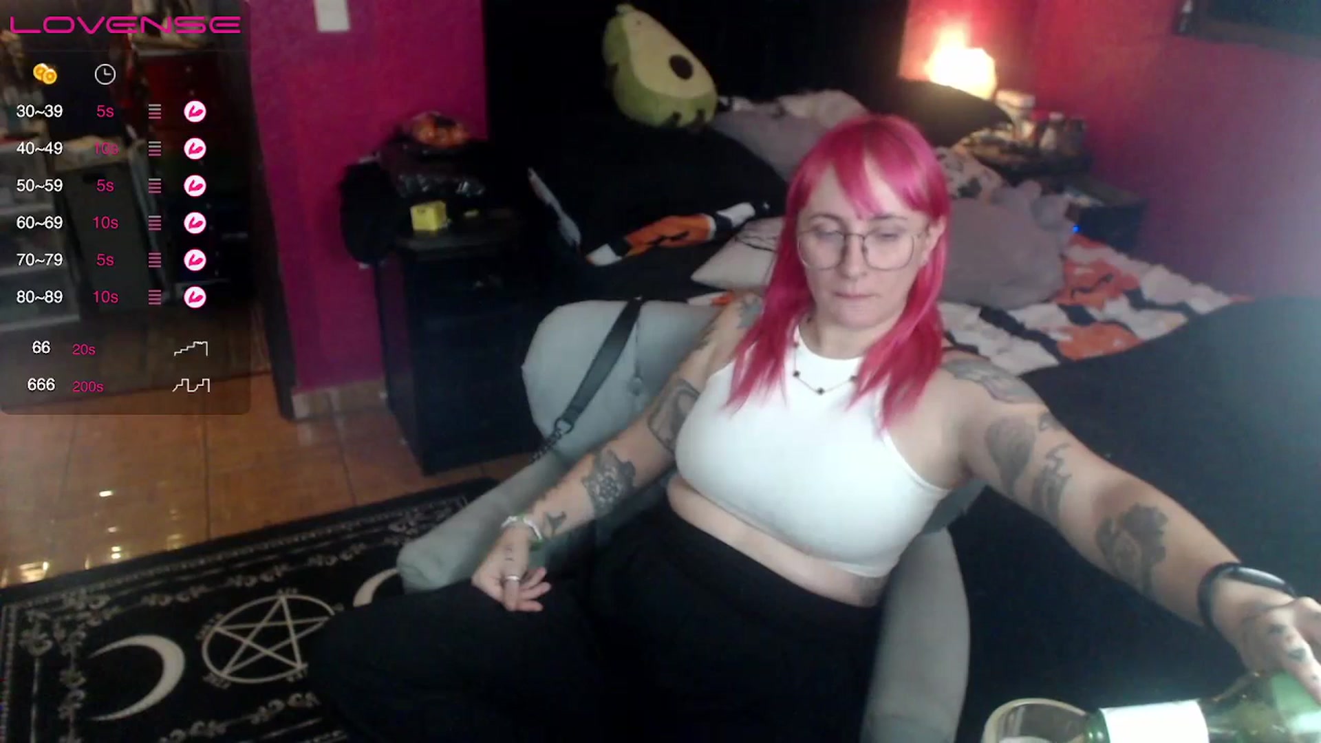 Gallery image thumbnail from AxeHallow's myfreecams stream on, 06/28/2023, 07:47 image 4 of 20