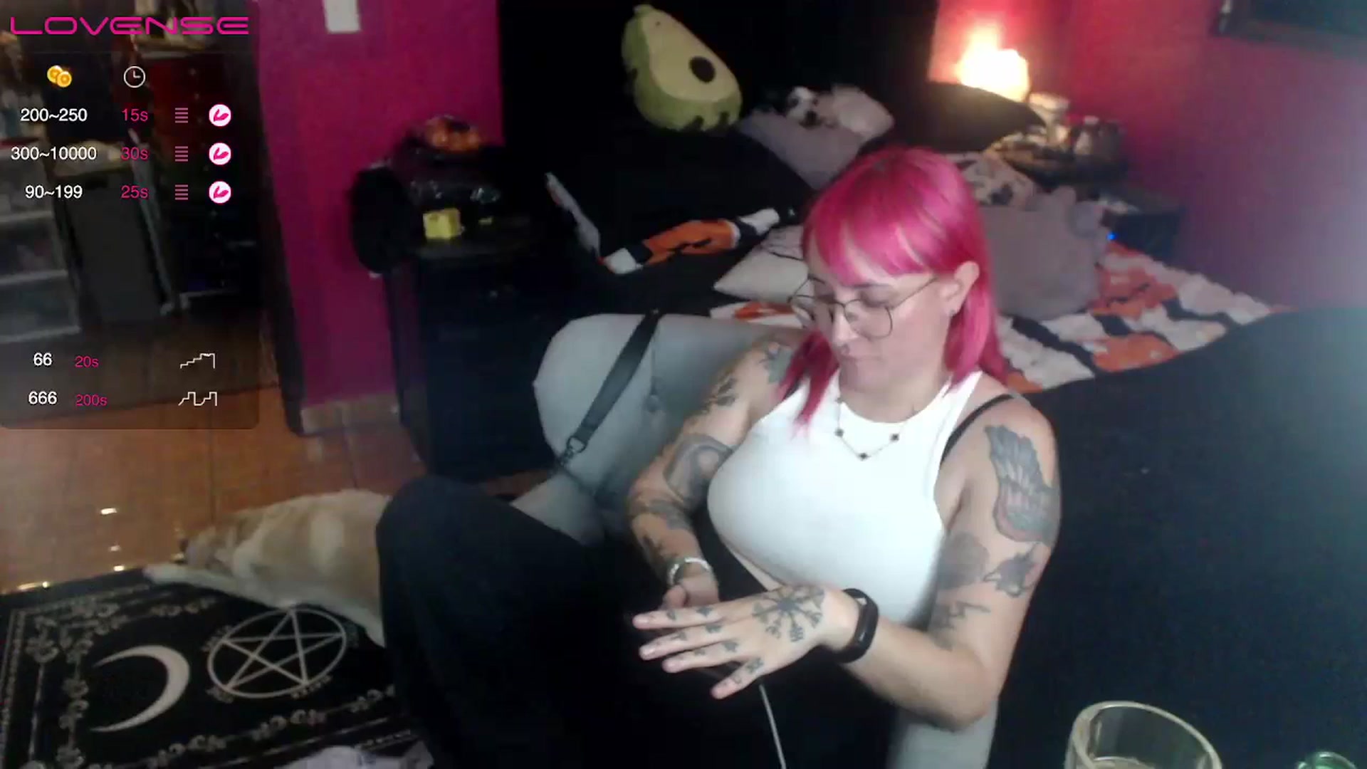 Gallery image thumbnail from AxeHallow's myfreecams stream on, 06/28/2023, 07:47 image 1 of 20