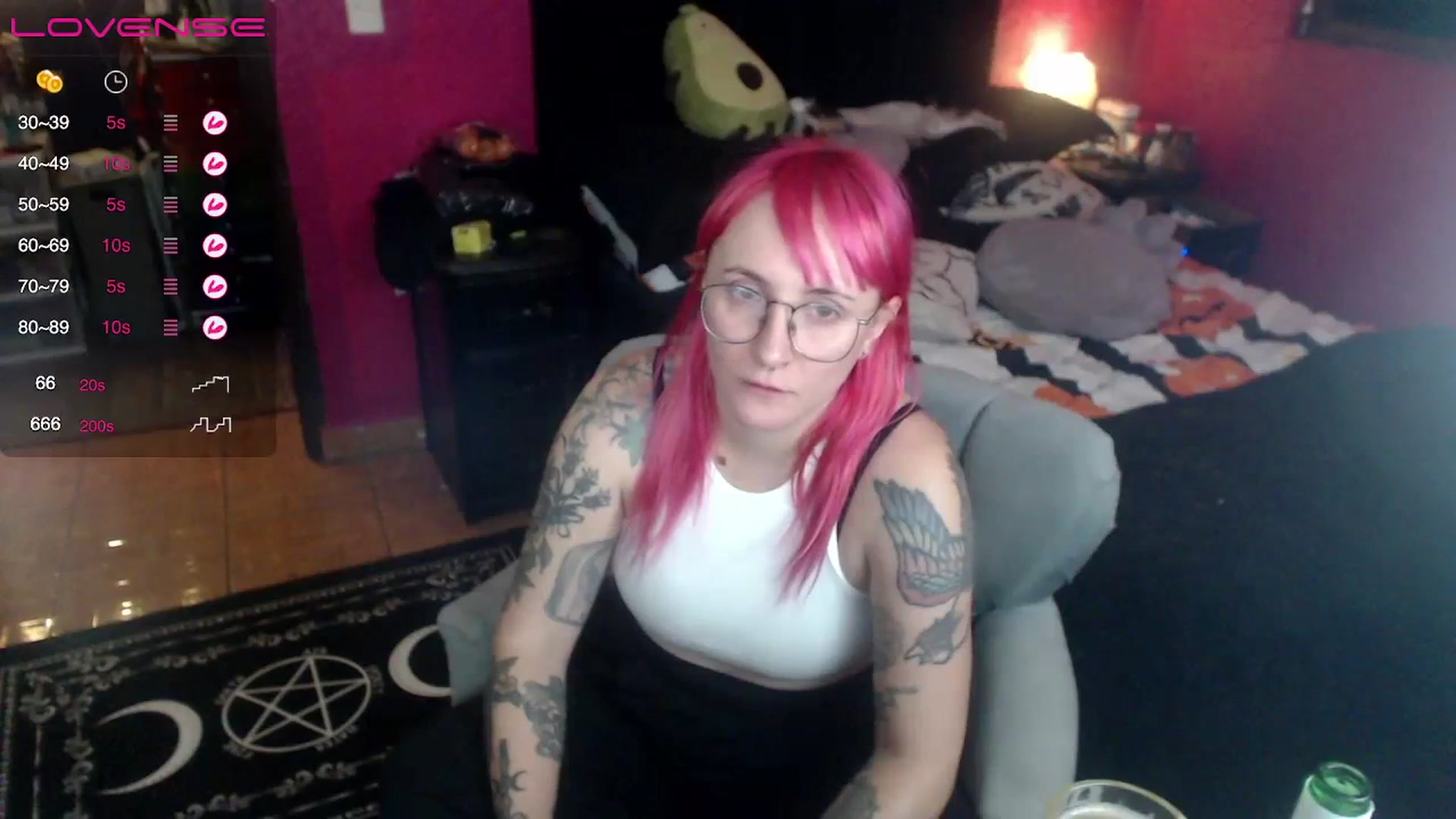 Gallery image thumbnail from AxeHallow's myfreecams stream on, 06/28/2023, 07:47 image 10 of 20