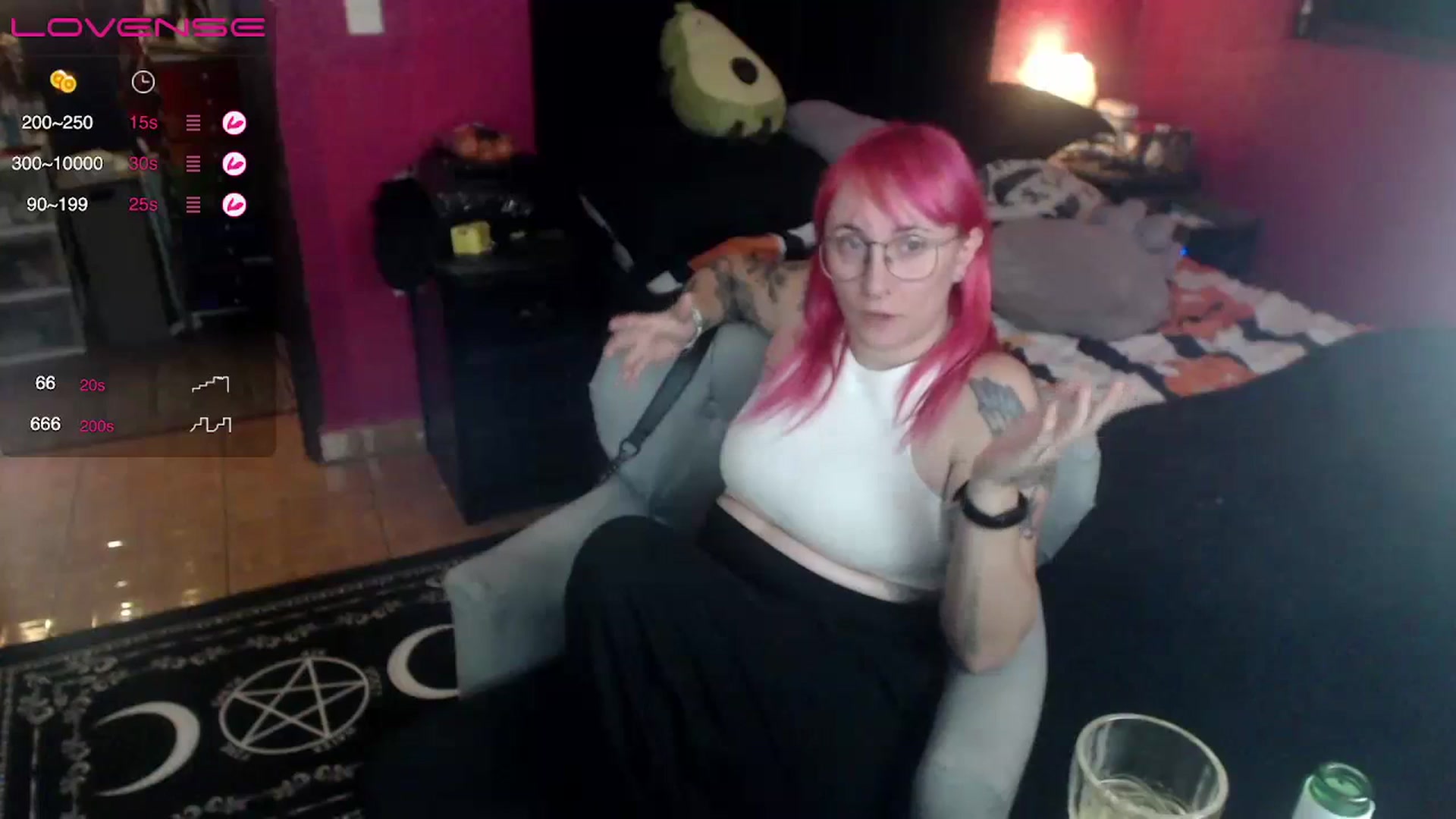 Gallery image thumbnail from AxeHallow's myfreecams stream on, 06/28/2023, 07:47 image 15 of 20