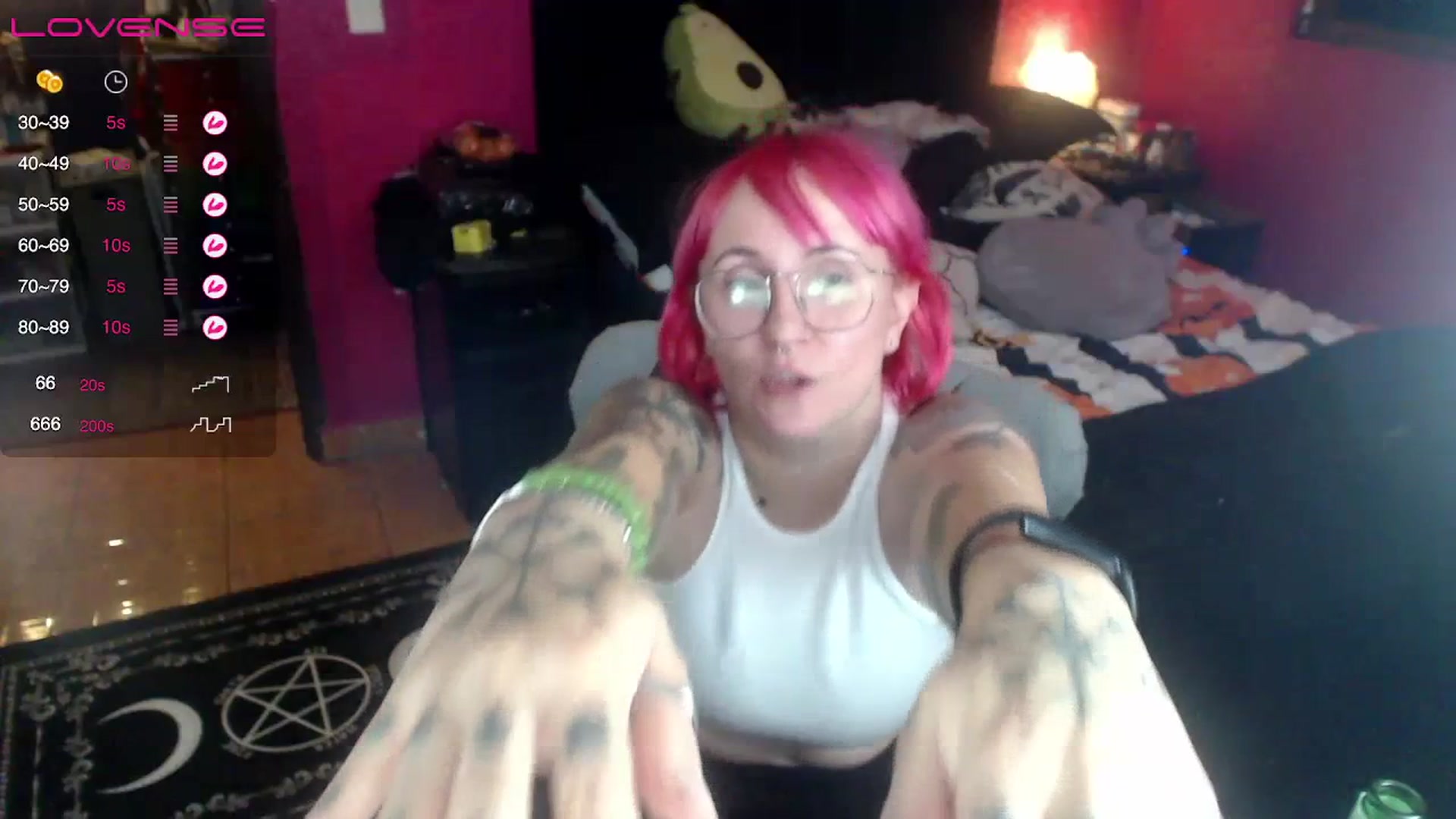 Gallery image thumbnail from AxeHallow's myfreecams stream on, 06/28/2023, 07:47 image 8 of 20