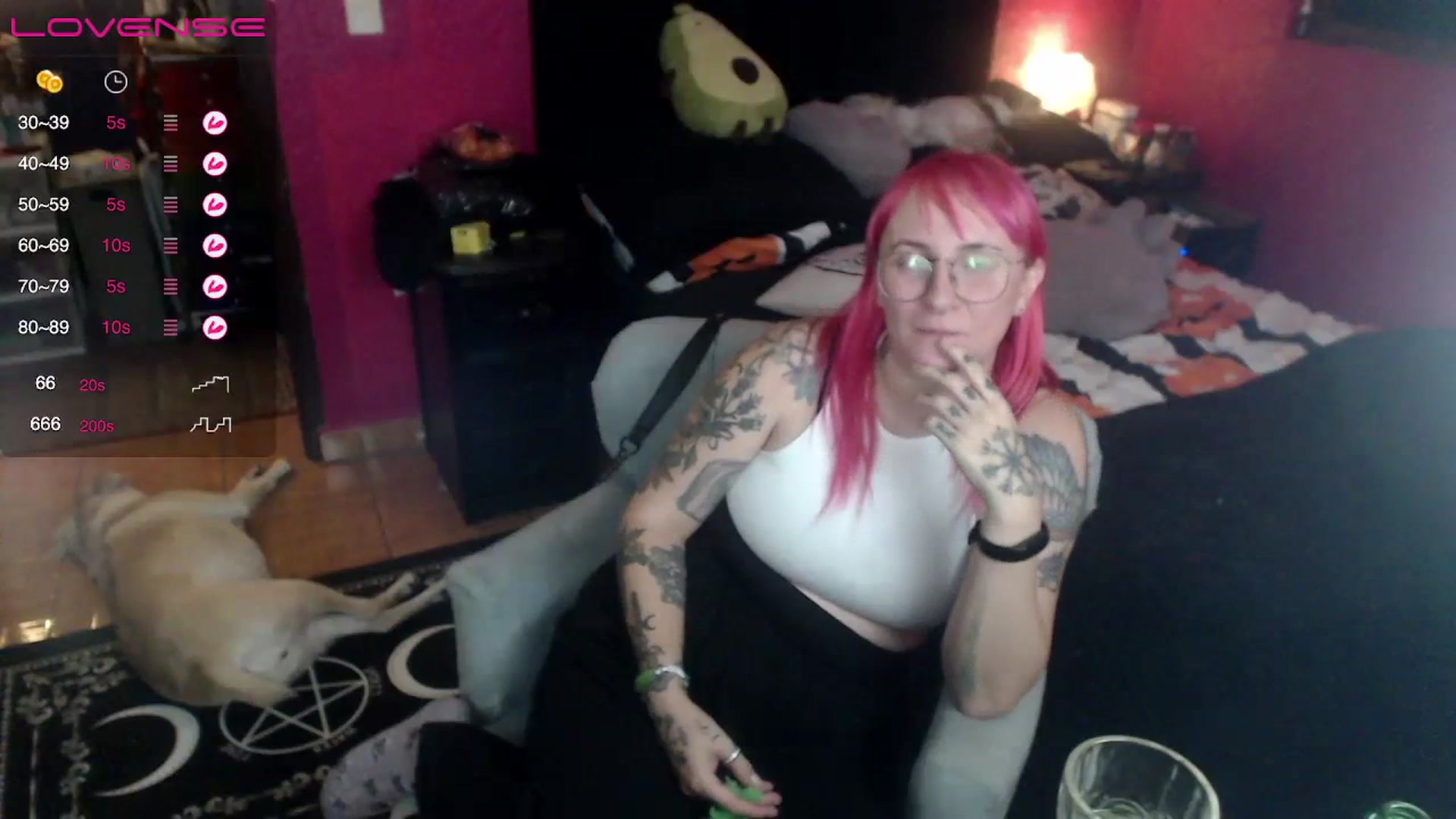 Gallery image thumbnail from AxeHallow's myfreecams stream on, 06/28/2023, 07:57 image 4 of 20