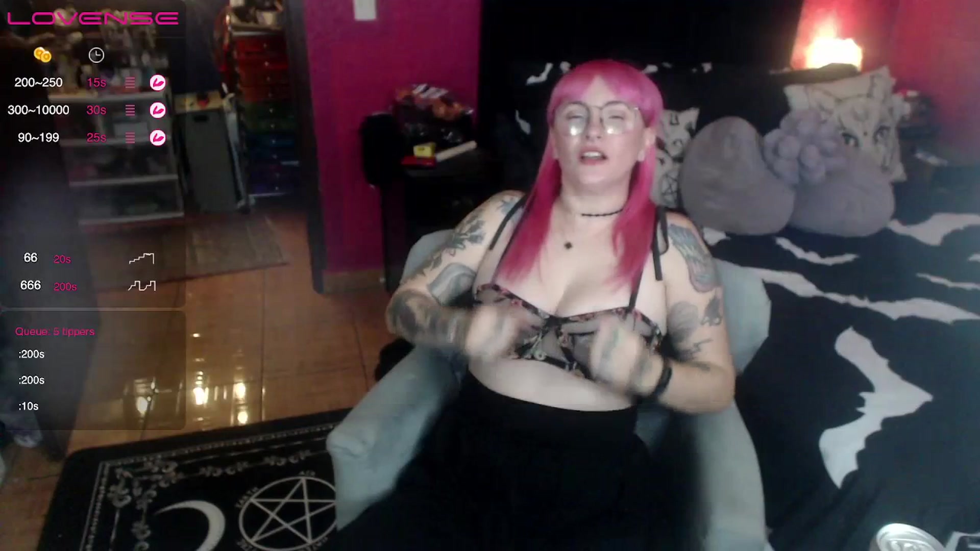 Gallery image thumbnail from AxeHallow's myfreecams stream on, 07/01/2023, 02:13 image 5 of 20
