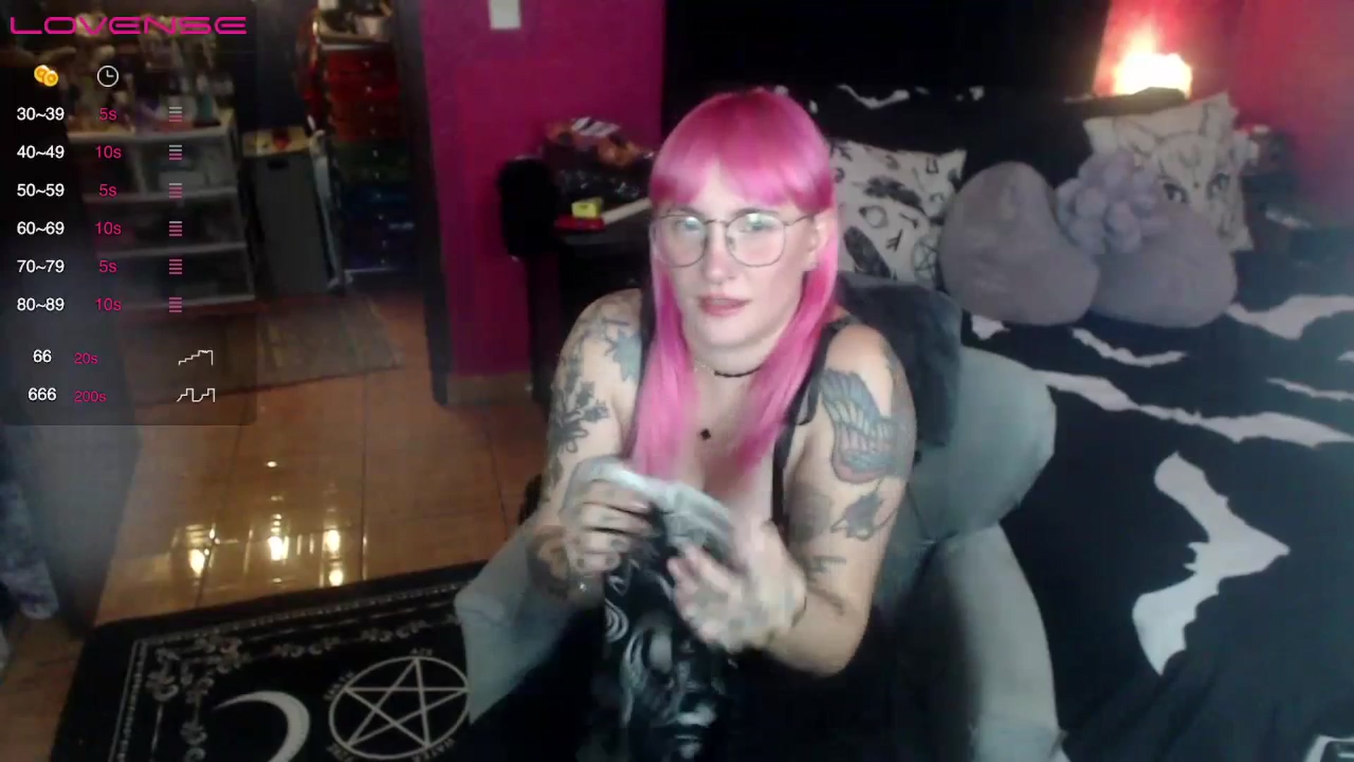 Gallery image thumbnail from AxeHallow's myfreecams stream on, 07/01/2023, 02:13 image 4 of 20