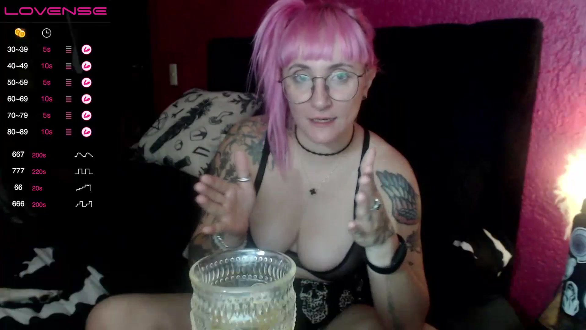 Gallery image thumbnail from AxeHallow's myfreecams stream on, 07/06/2023, 06:00 image 16 of 20