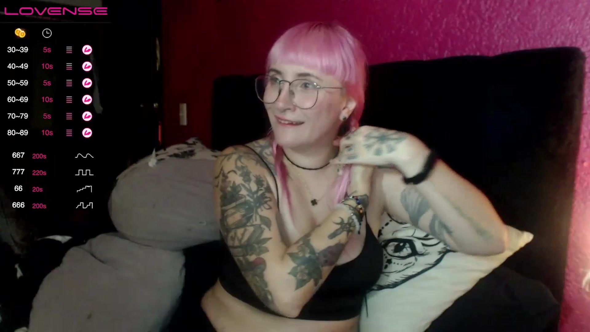 Gallery image thumbnail from AxeHallow's myfreecams stream on, 07/10/2023, 03:11 image 4 of 20