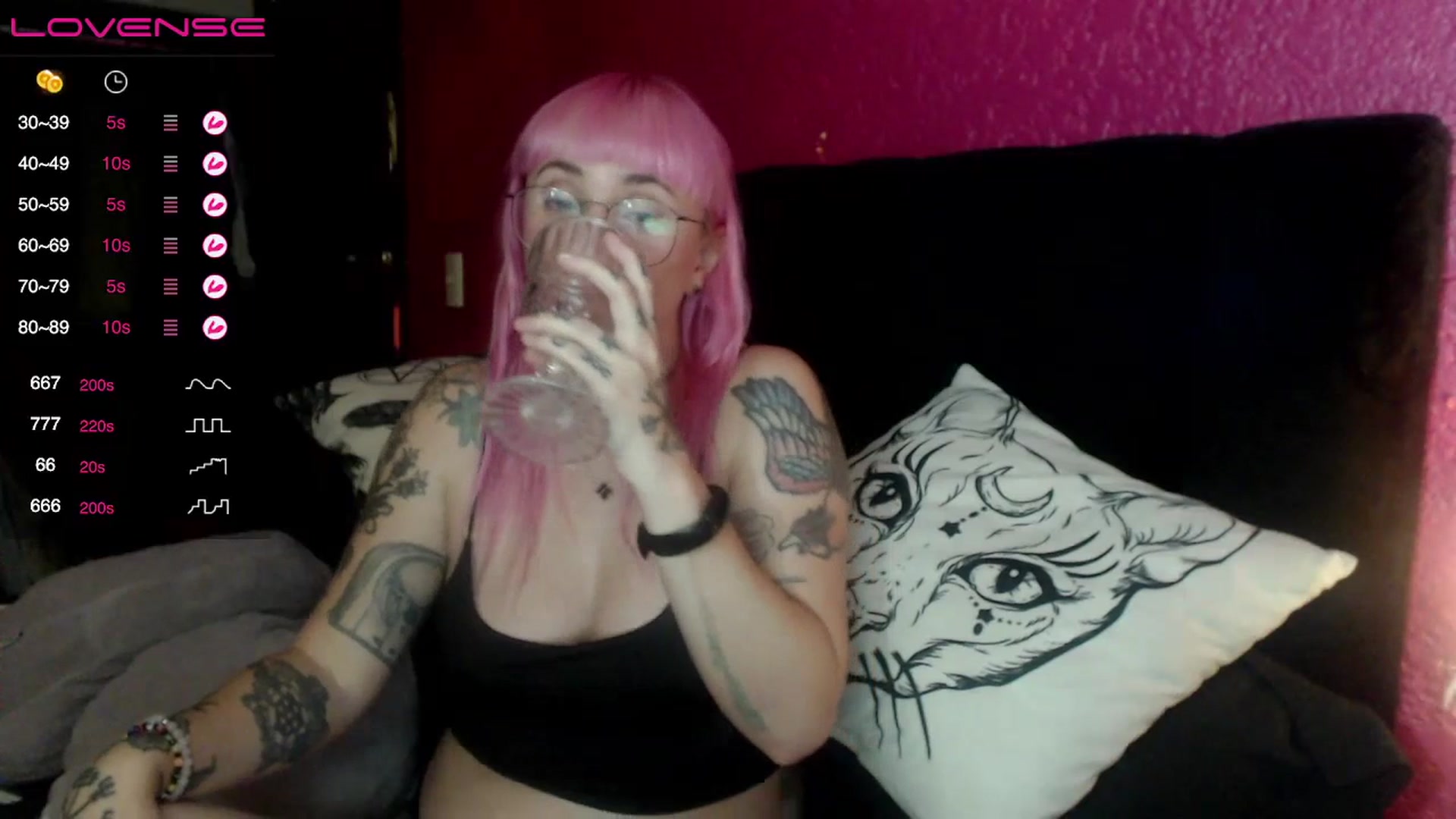 Gallery image thumbnail from AxeHallow's myfreecams stream on, 07/10/2023, 03:11 image 18 of 20