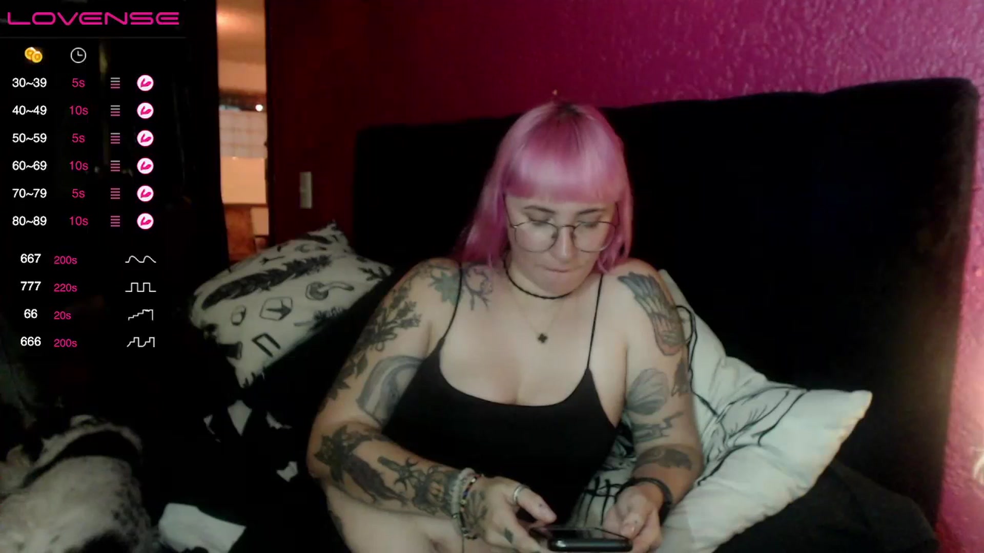 Gallery image thumbnail from AxeHallow's myfreecams stream on, 07/10/2023, 04:48 image 1 of 20