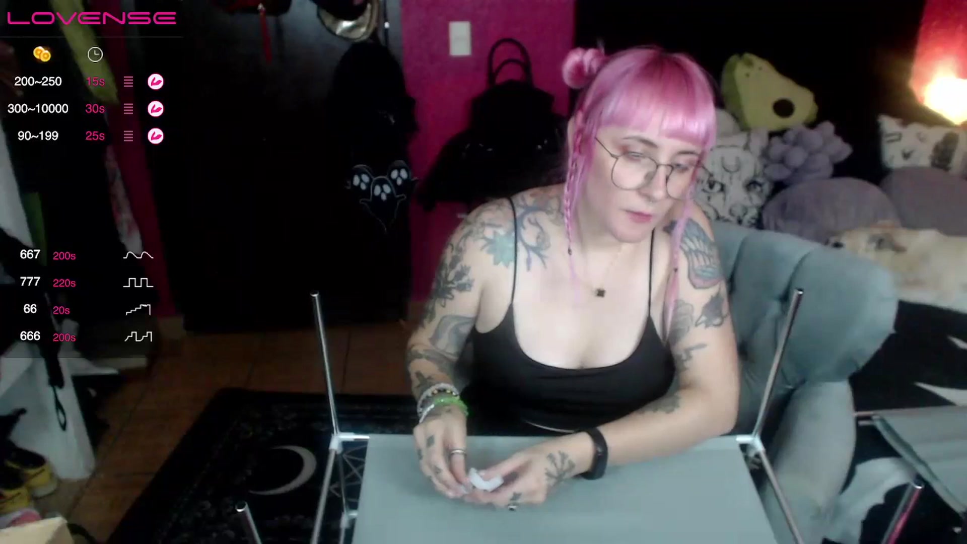 Gallery image thumbnail from AxeHallow's myfreecams stream on, 07/11/2023, 04:13 image 14 of 20