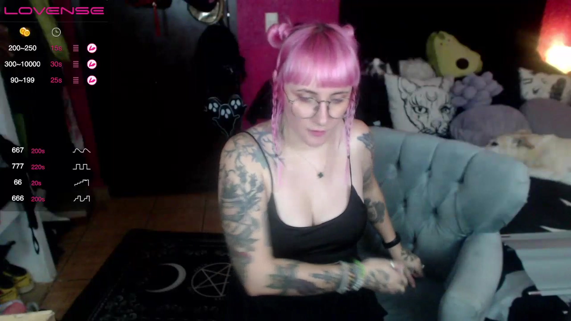 Gallery image thumbnail from AxeHallow's myfreecams stream on, 07/11/2023, 04:13 image 10 of 20